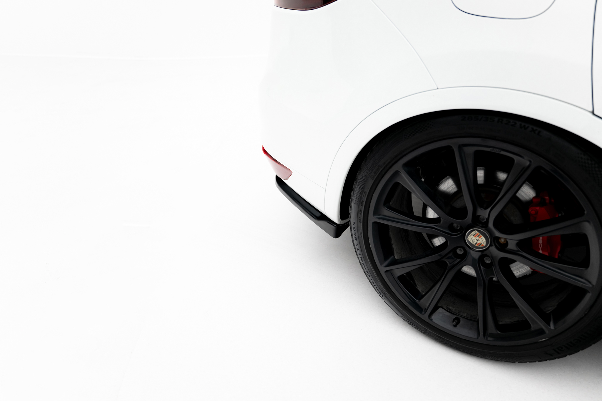 Street+ Heck Ansatz Flaps passend für Porsche Cayenne Turbo / Standard Mk2 schwarz Hochglanz