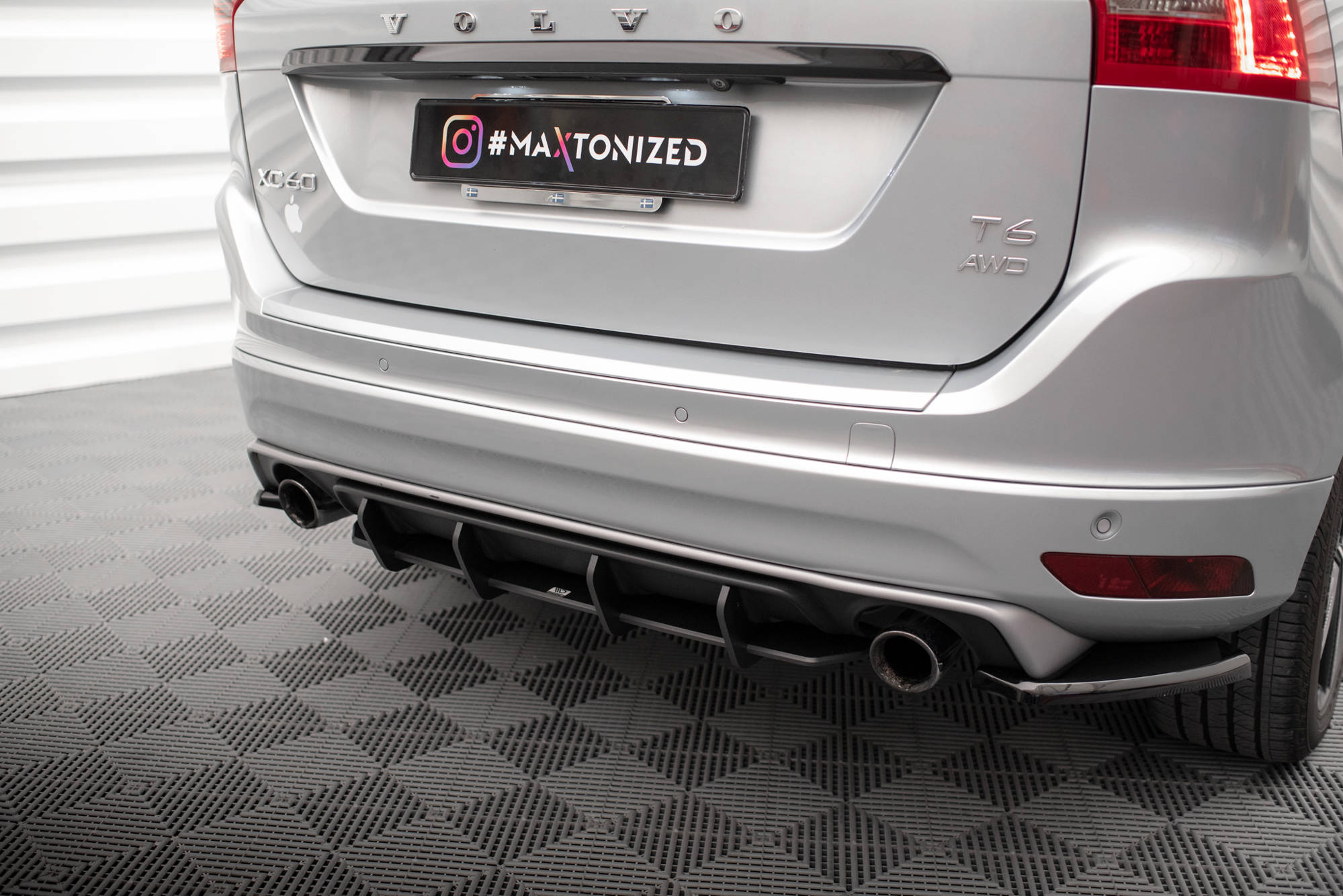 Street Pro Heckschürze Heck Ansatz Diffusor passend für Volvo XC60 R-Design Mk1 FL rot