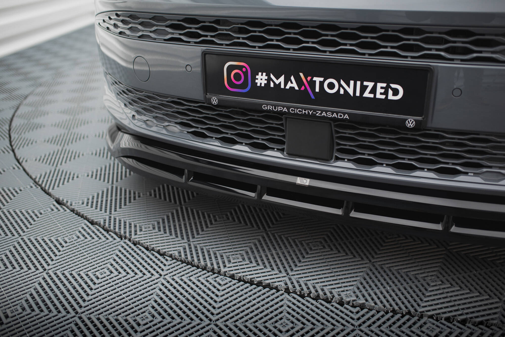 Street+ Spoilerlippe Front Ansatz V.1 passend für VW Multivan T7 schwarz Hochglanz