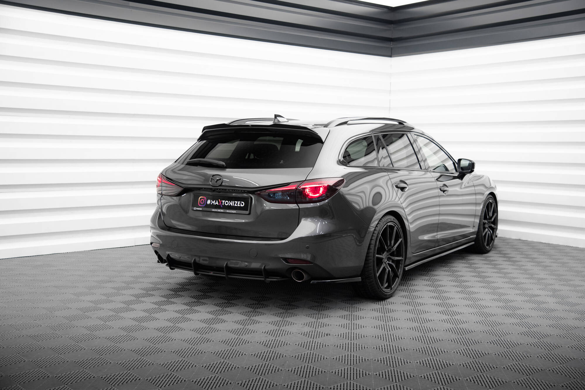 Street Pro Heckschürze Heck Ansatz Diffusor passend für Mazda 6 Mk3 FL rot
