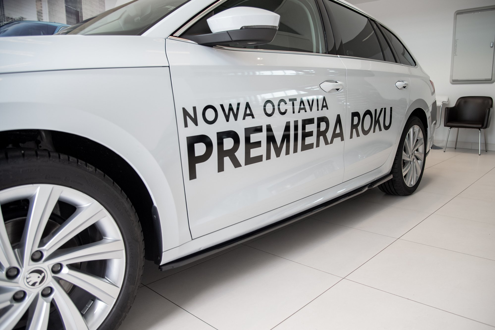 Seitenschweller Ansatz V.2 für Skoda Octavia Mk4 schwarz Hochglanz