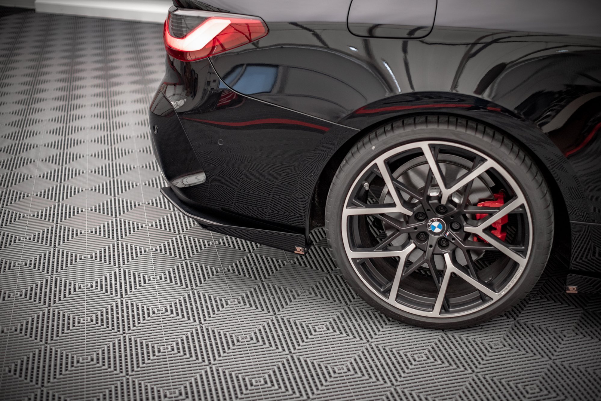 Street Pro Heck Ansatz Flaps passend für BMW 4er M-Paket G22 / G23 / G22 FL / G23 FL schwarz Hochglanz