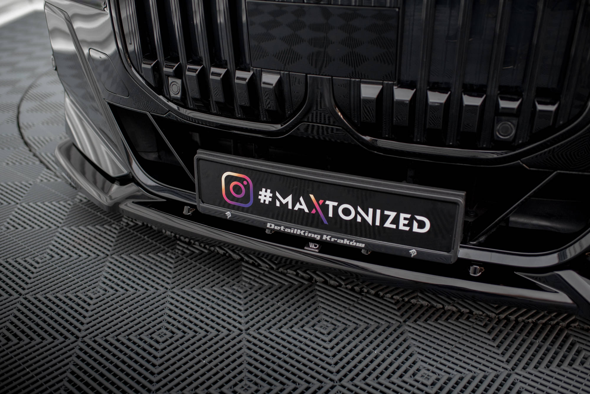 Street+ Spoilerlippe Front Ansatz V.2 passend für BMW 7 M-Paket / M760e / i7 M-Paket G70 schwarz Hochglanz