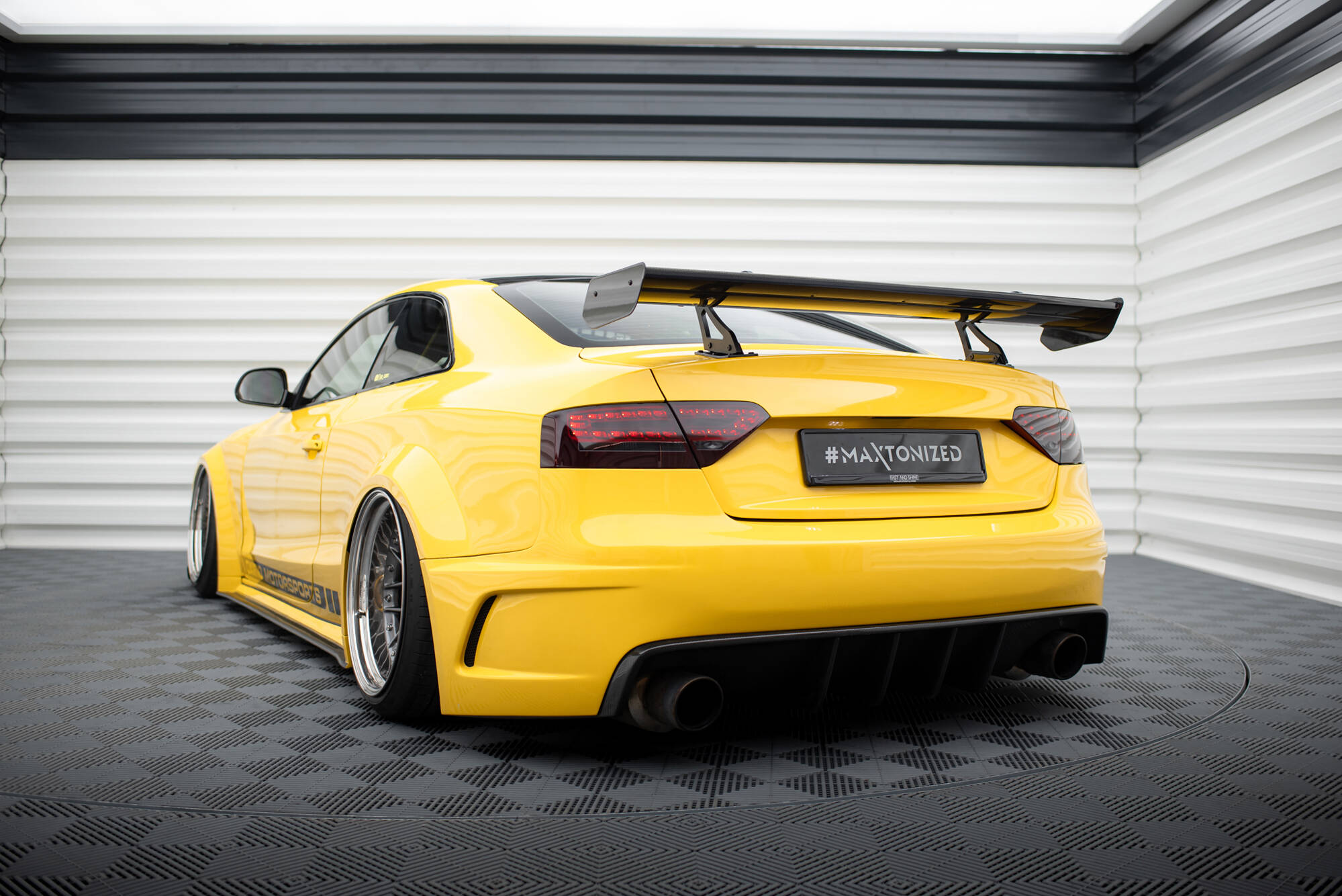 Carbon Heck Spoiler Heckflügel mit Schwan Halterung passend für Audi A5 Coupe 8T
