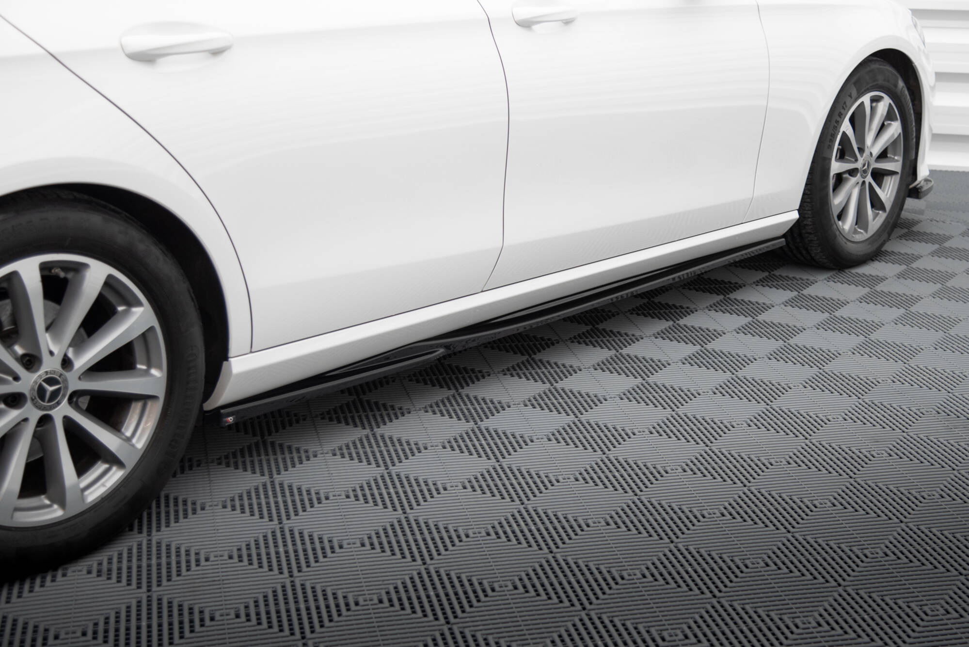Street+ Seitenschweller Leisten passend für Mercedes E W213 schwarz Hochglanz