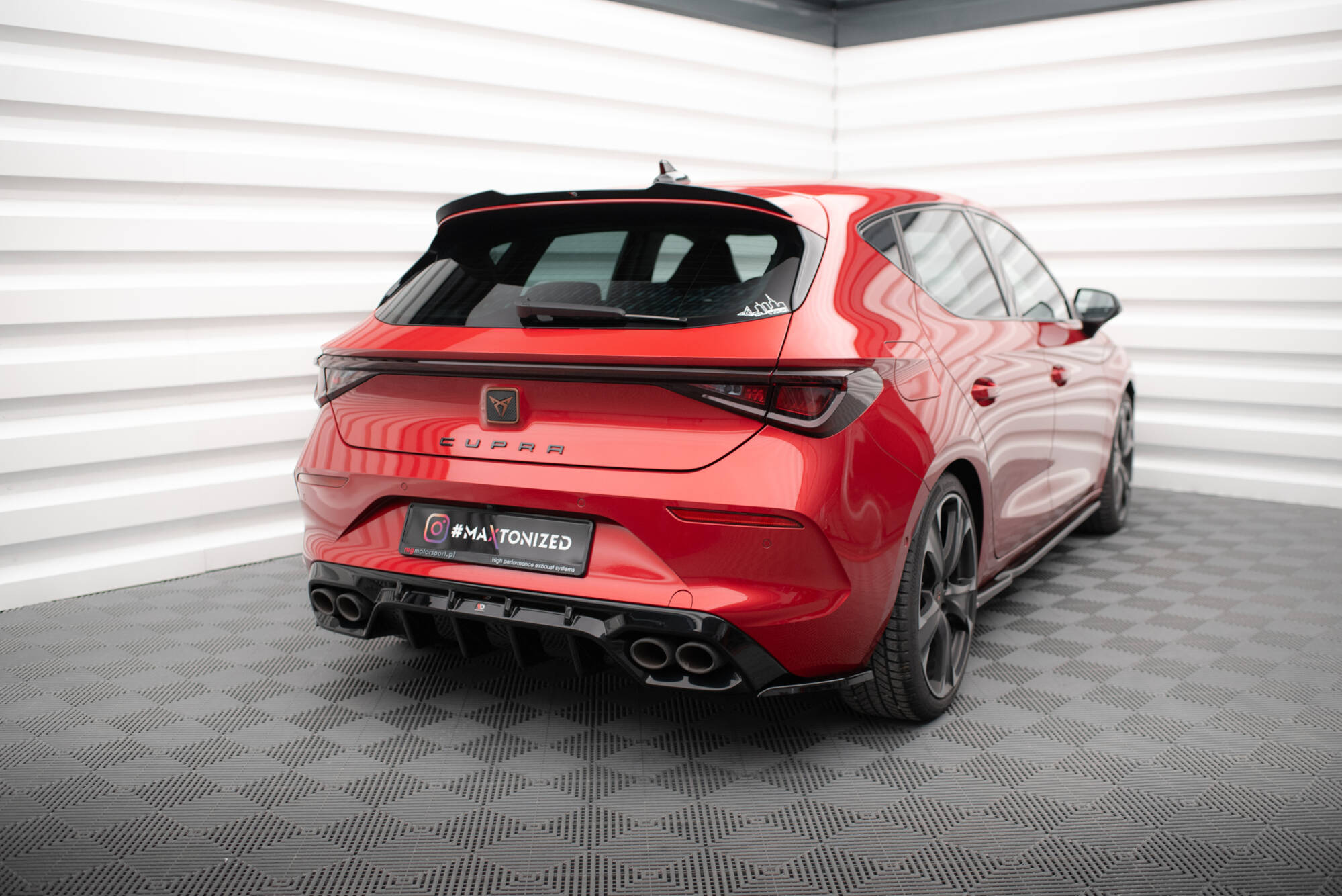 Diffusor Flaps V.2 passend für CUPRA Leon Hatchback Mk1 schwarz Hochglanz