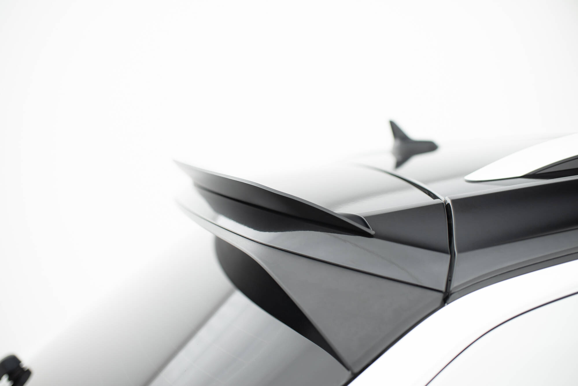 Heck Spoiler Aufsatz Abrisskante passend für VW T-Roc R / R-Line Mk1 schwarz Hochglanz