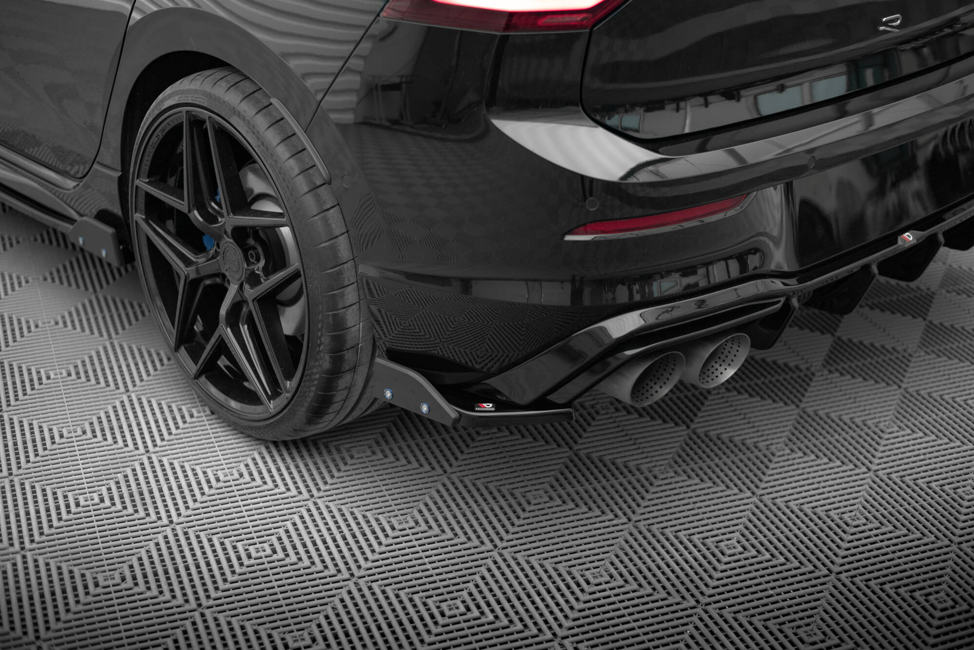 Street+ Heck Ansatz Flaps V.6 passend fürVW Golf R Hatchback Mk8 FL
