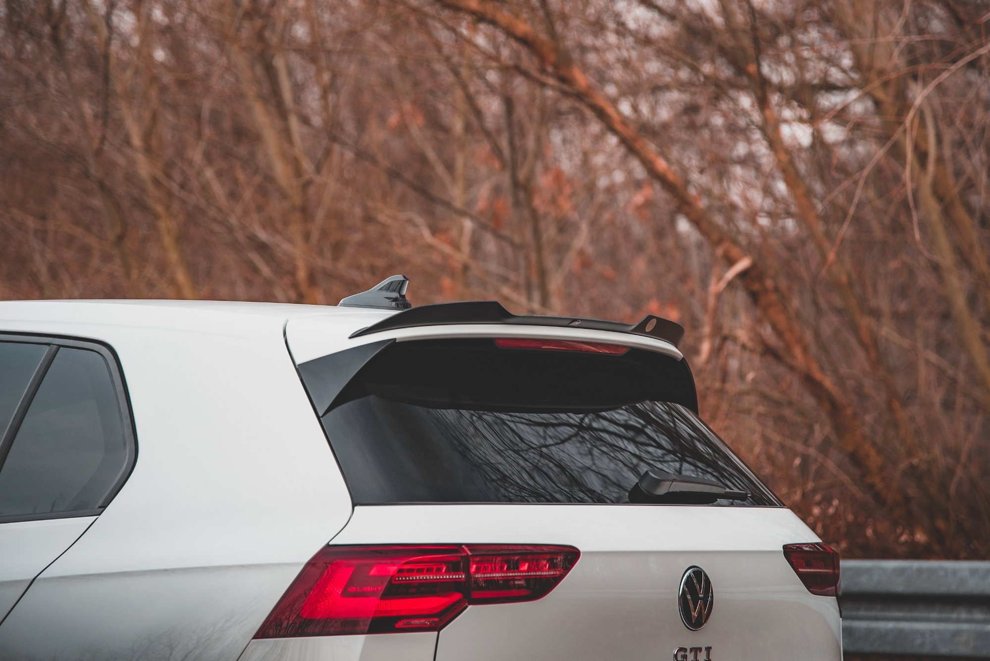 Heck Spoiler Aufsatz Abrisskante V.2 passend für VW Golf GTI / GTE / GTD / R-Line / R Mk8 schwarz Hochglanz