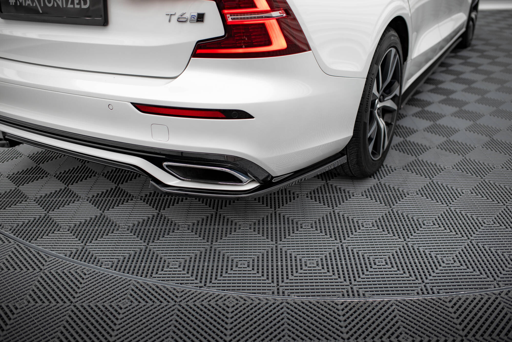 Street+ Heck Ansatz Flaps passend für Volvo S60/V60 R-Design Mk3 schwarz Hochglanz
