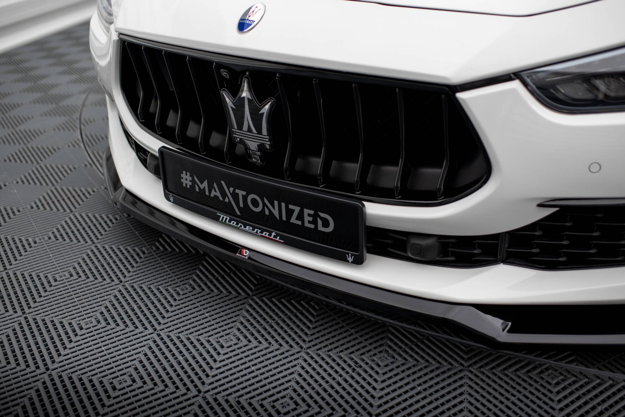 Frontlippe V.1 passend für Maserati Ghibli Mk3 FL schwarz Hochglanz