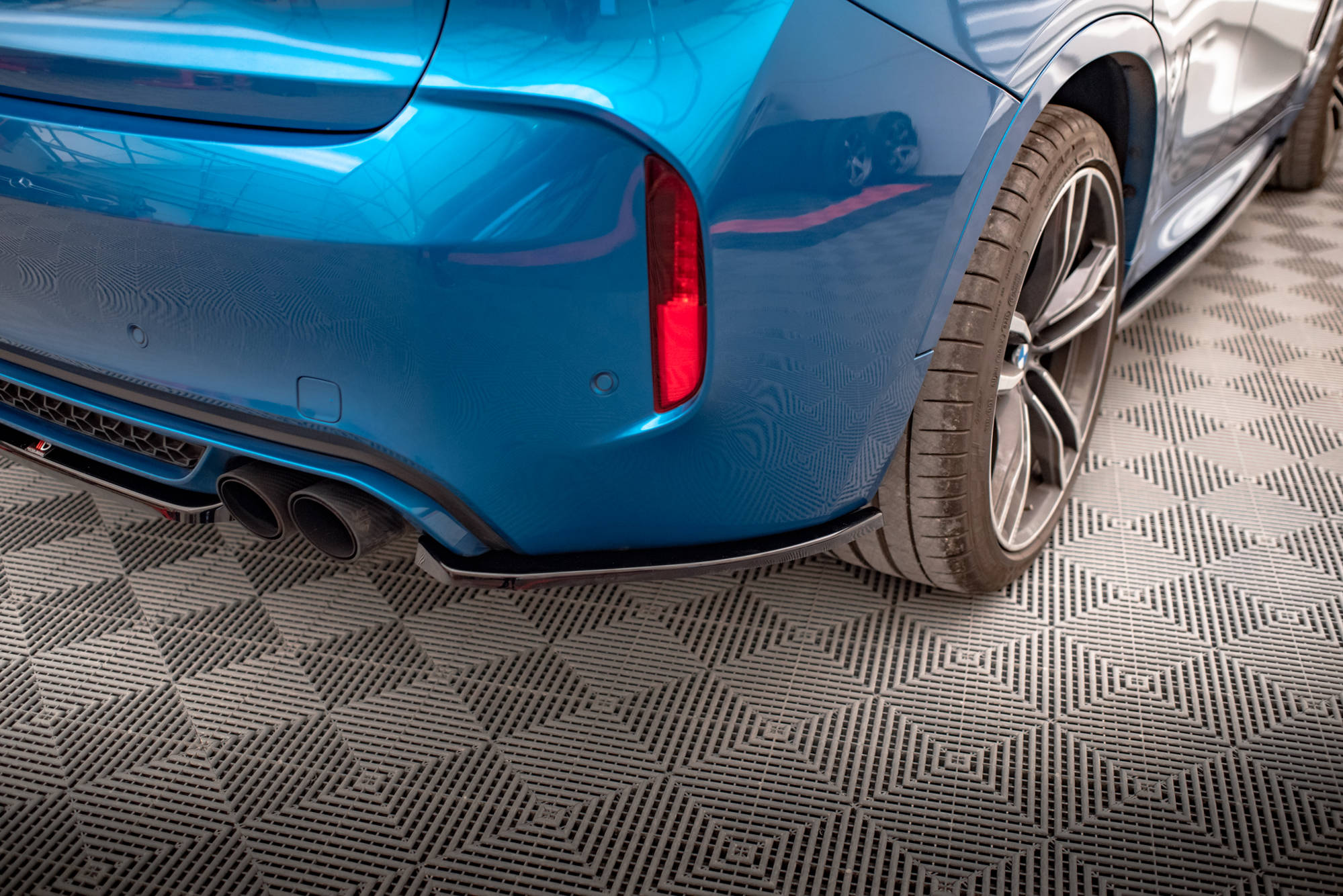 Street+ Heck Ansatz Flaps passend für BMW X6 M F86 schwarz Hochglanz