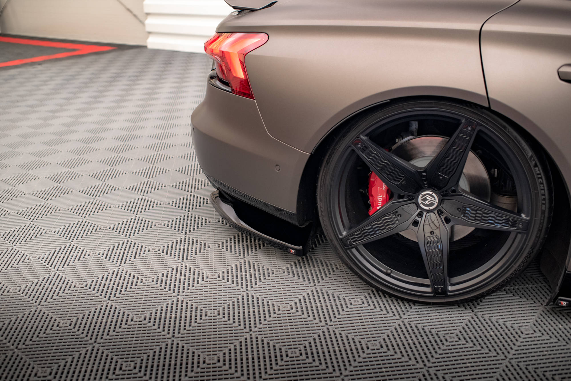Street+ Heck Ansatz Flaps V.1 passend für Audi e-Tron GT / RS GT Mk1 schwarz Hochglanz