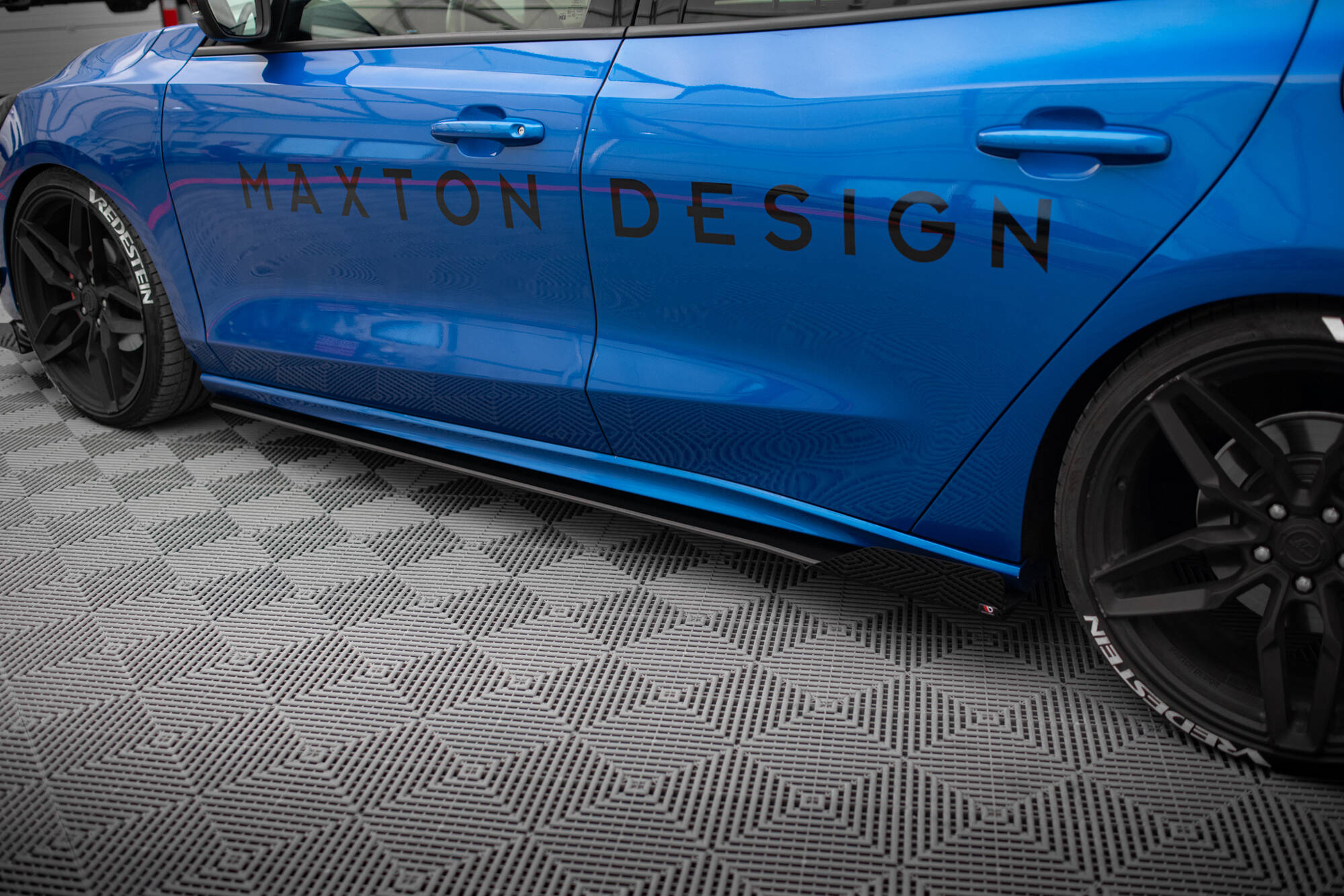 Seitenschweller Flaps für Ford Focus ST / ST-Line Mk4 schwarz Hochglanz