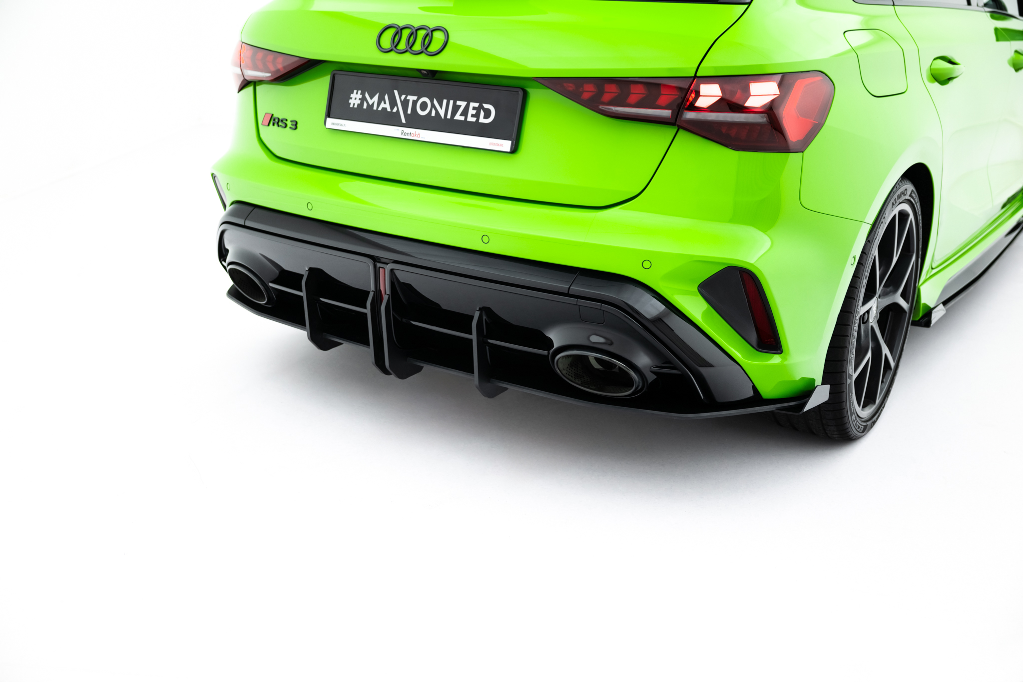 Street Pro Heckschürze + Flaps für Audi RS3 Sportback 8Y Facelift schwarz Hochglanz