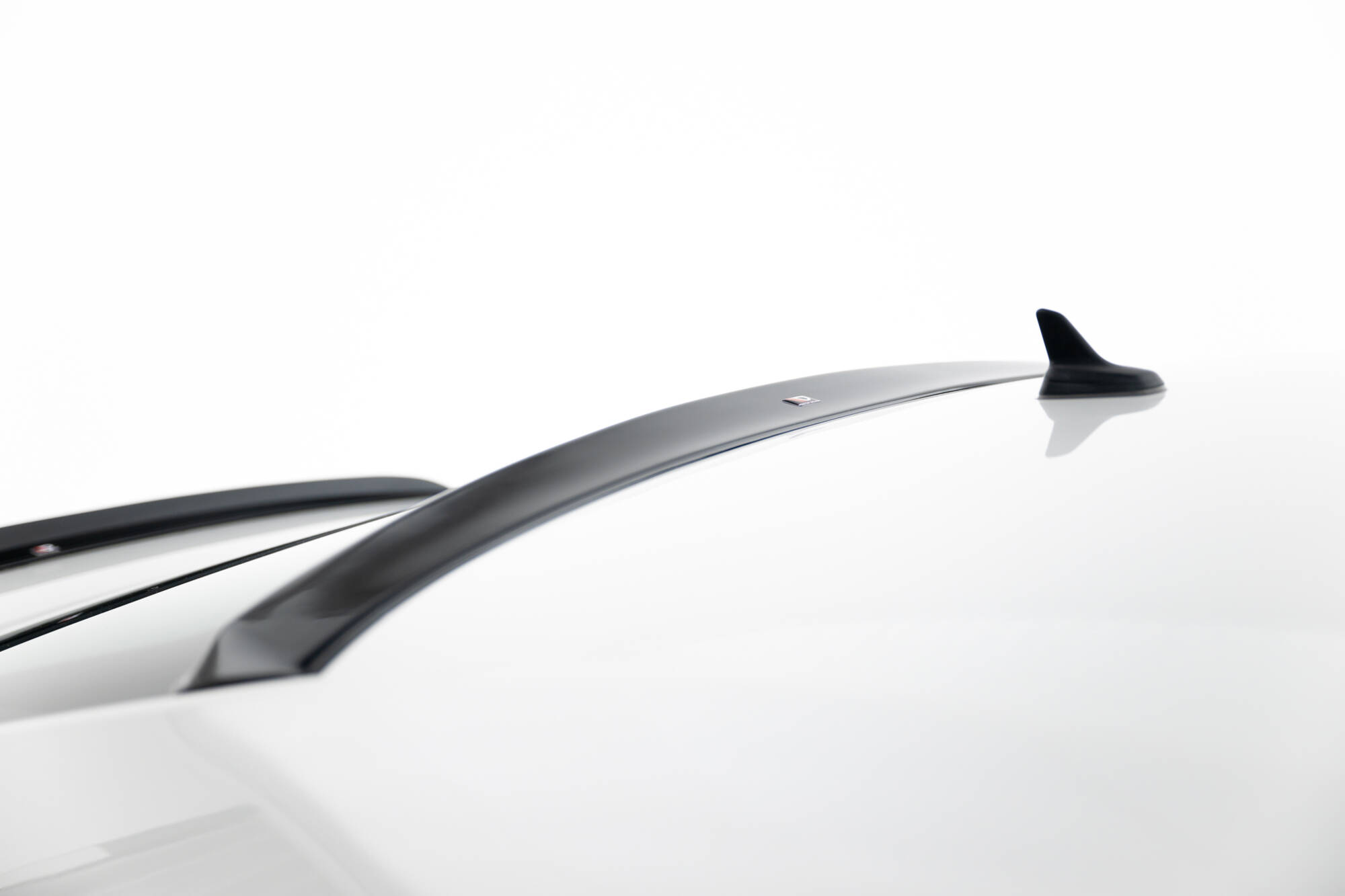 Heckscheiben Spoiler passend für Skoda Superb Liftback Mk3 / Mk3 FL schwarz Hochglanz