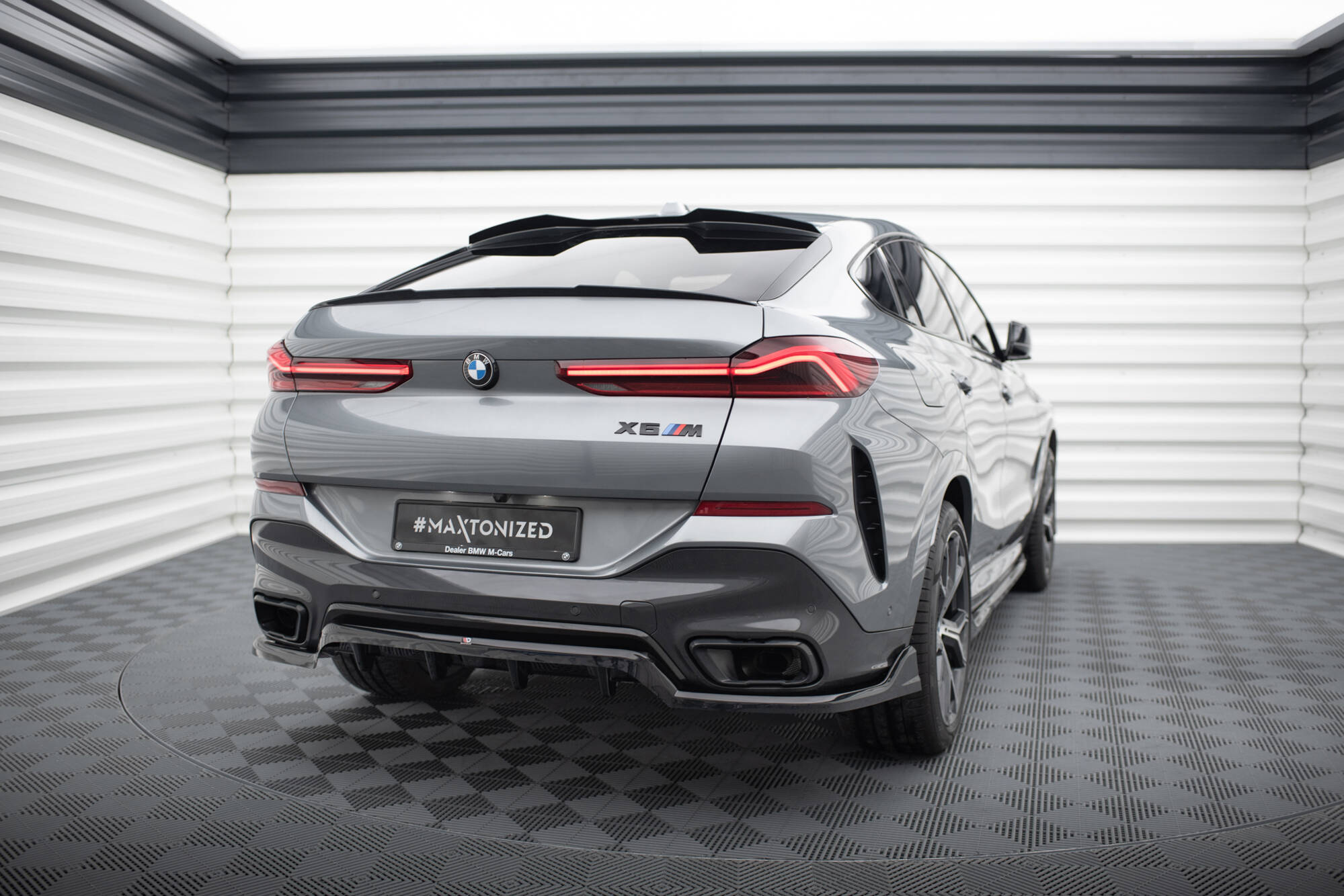 Street+ Mittlerer Diffusor RACE Heck Ansatz V.2 passend für BMW X6 M-Paket G06 FL schwarz Hochglanz