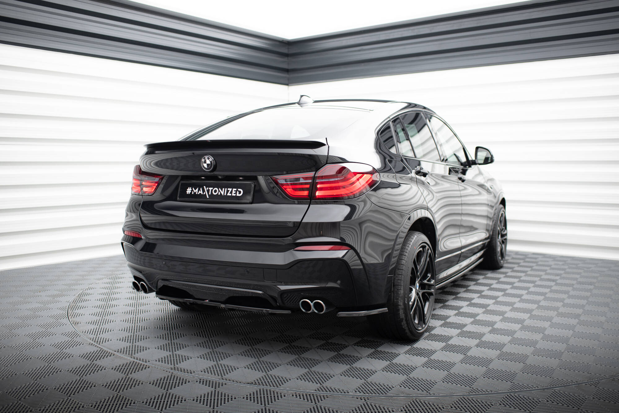 Heck Ansatz Flaps Diffusor für BMW X4 M Paket schwarz Hochglanz