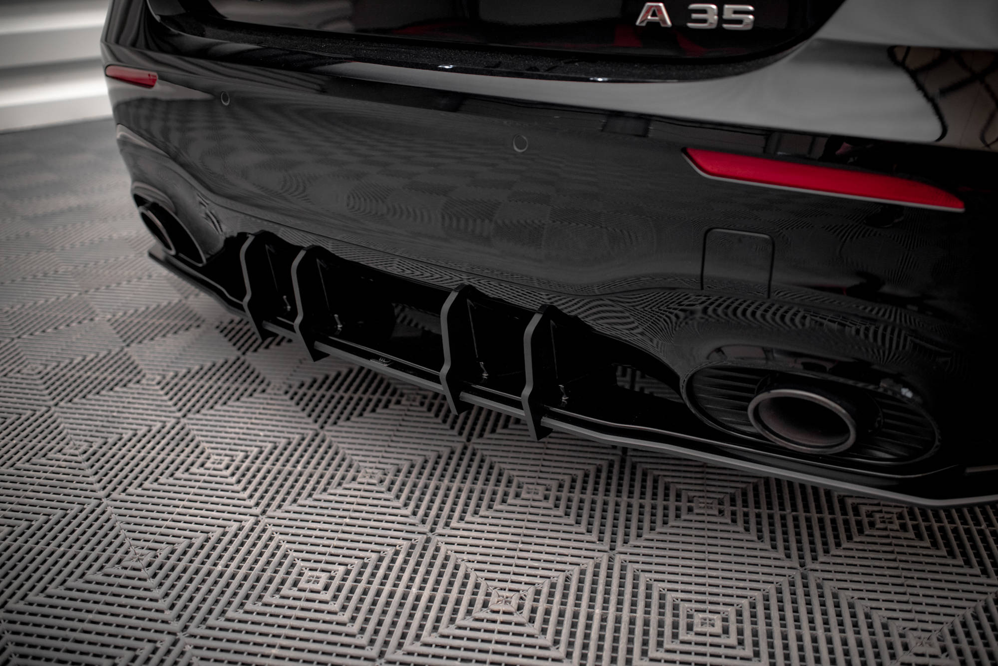 Street Pro Heck Ansatz Diffusor + Flaps passend für Mercedes A35 AMG Hatchback Aero Pack W177 schwarz Hochglanz