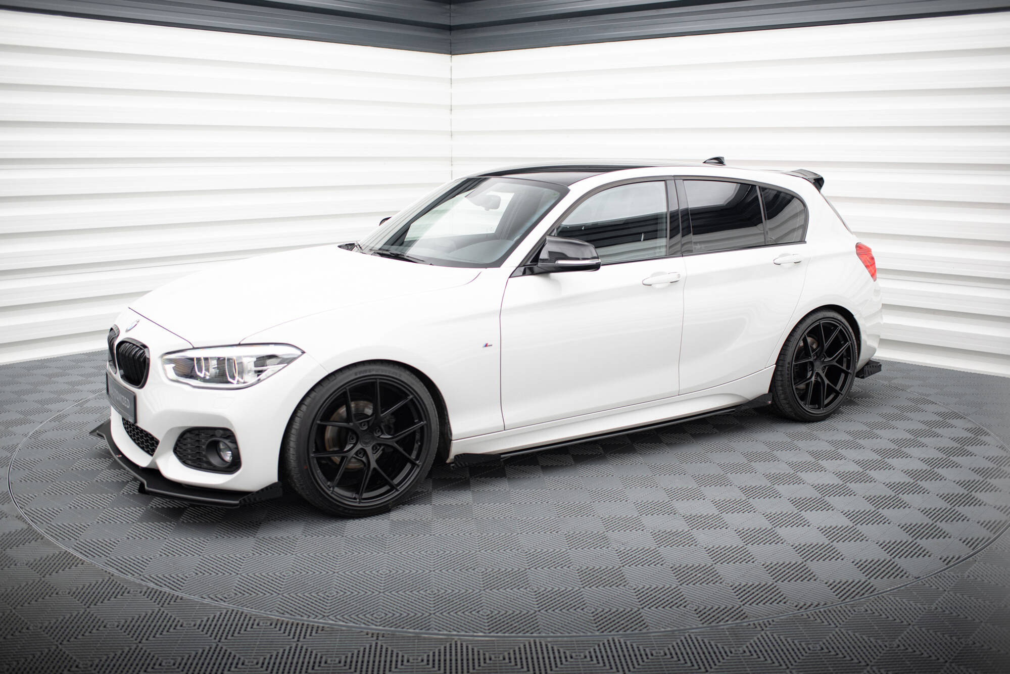 Street Pro Seitenschweller Leisten V.2 passend für BMW 1er F20 M135i / M140i / M-Paket rot+ Hochglanz Flaps