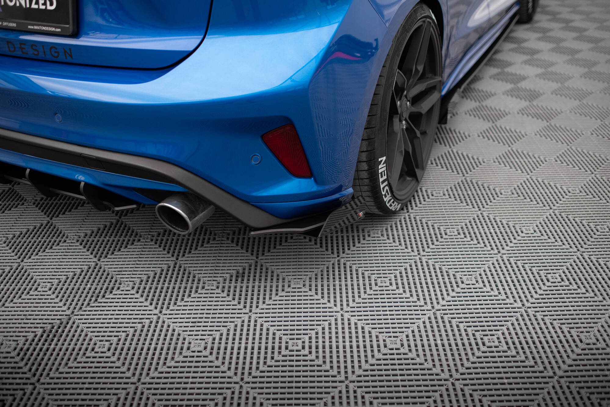 Street Pro Heck Ansatz Flaps Diffusor + Flaps für Ford Focus ST Mk4 schwarz Hochglanz