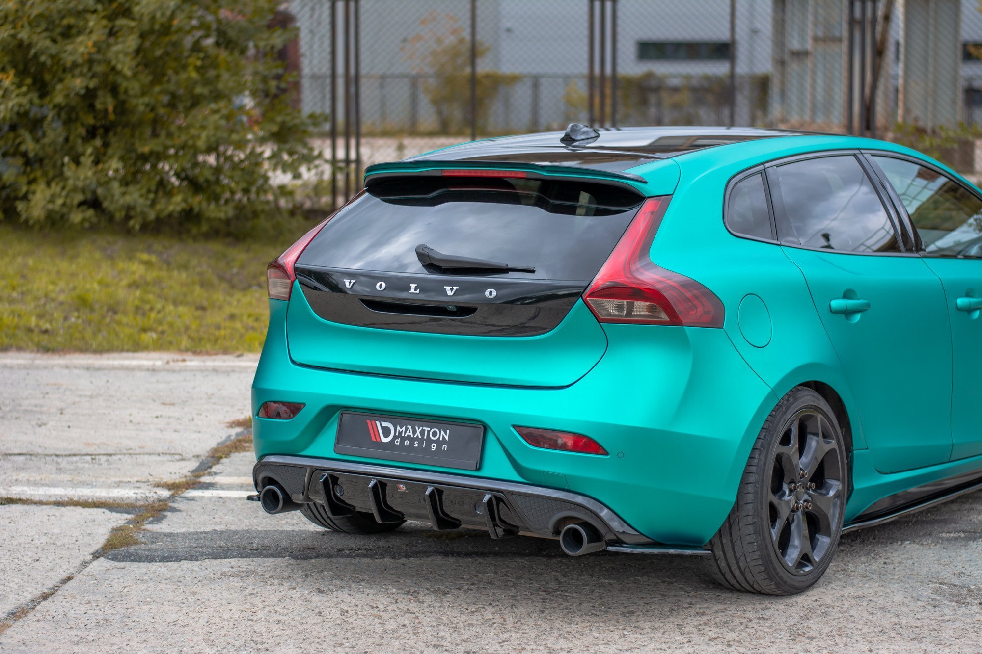 Spoiler CAP für Volvo V40 schwarz Hochglanz