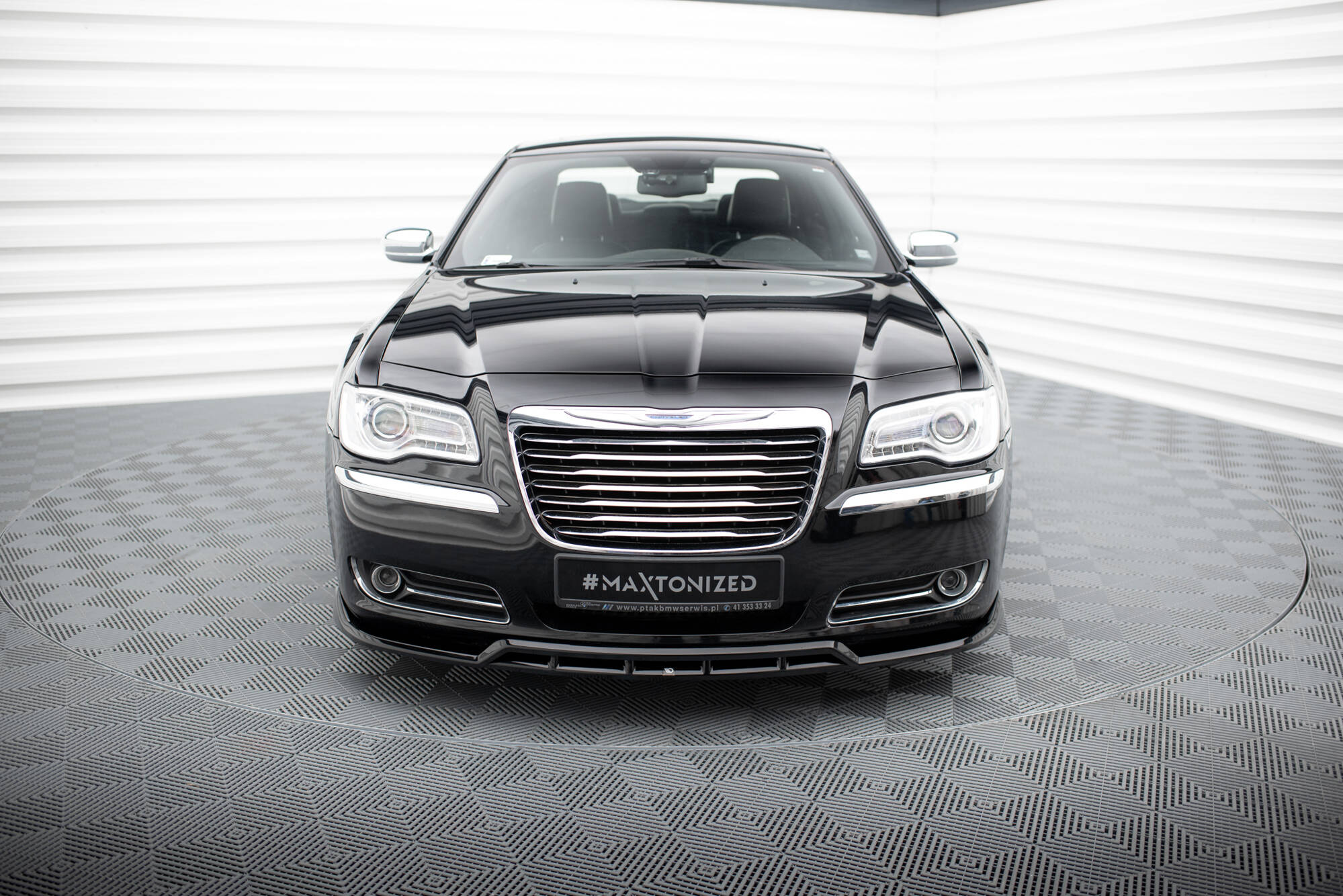 Frontlippe passend für Chrysler 300 Mk2 schwarz Hochglanz