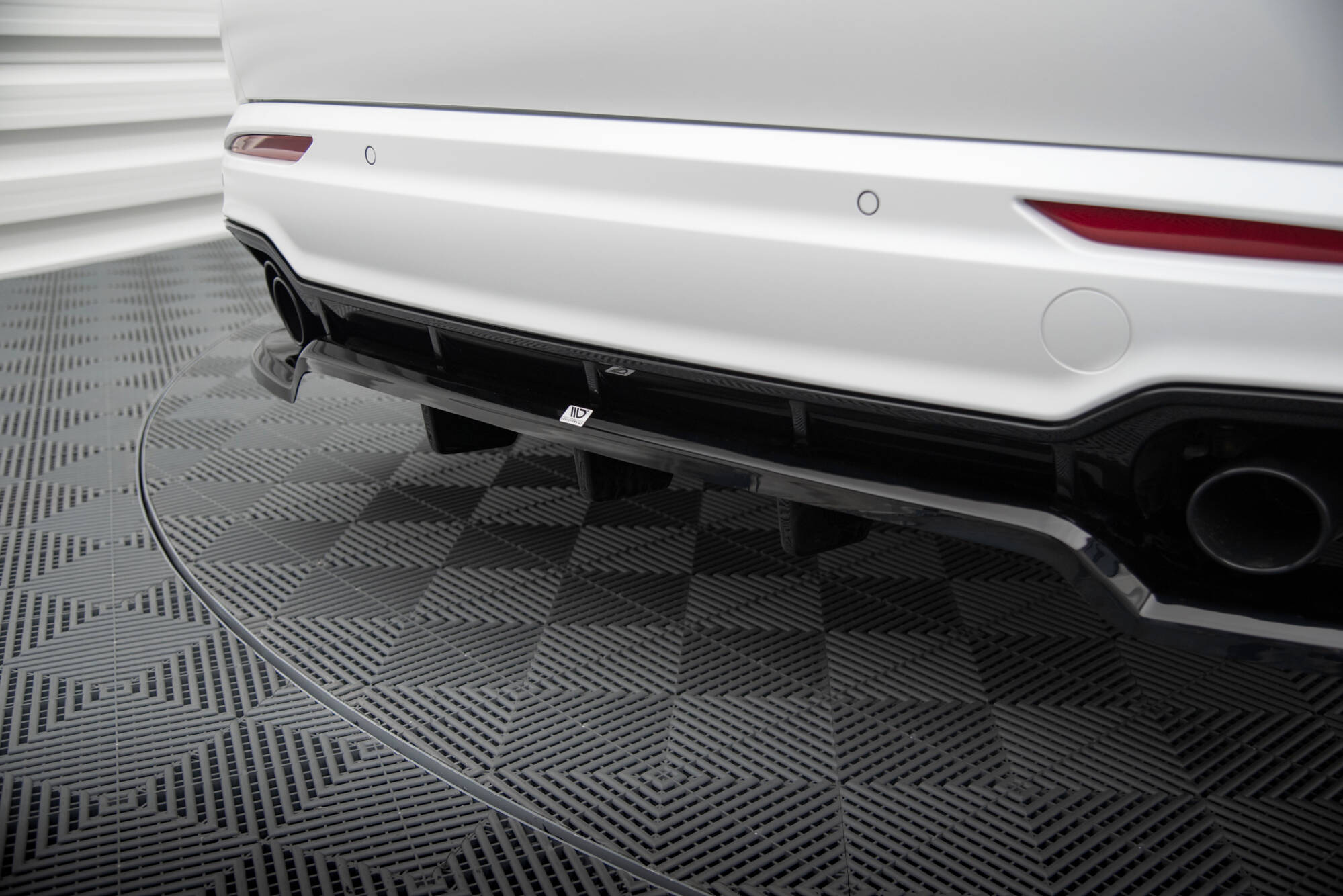 Diffusor Heckansatz passend für Maserati Grecale GT / Modena Mk1 schwarz Hochglanz