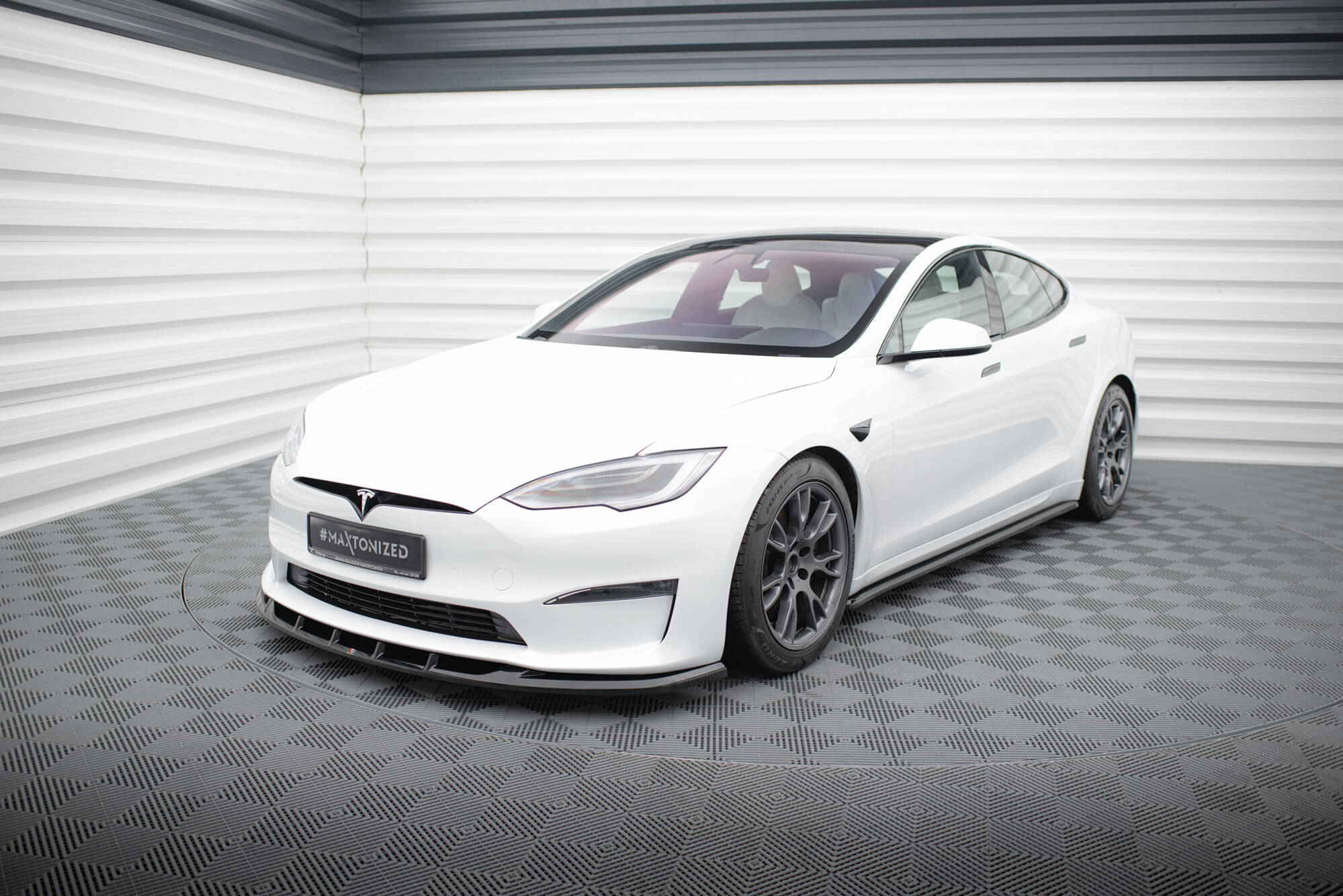 Frontlippe V.3 passend für Tesla Model S Plaid Mk1 FL schwarz Hochglanz