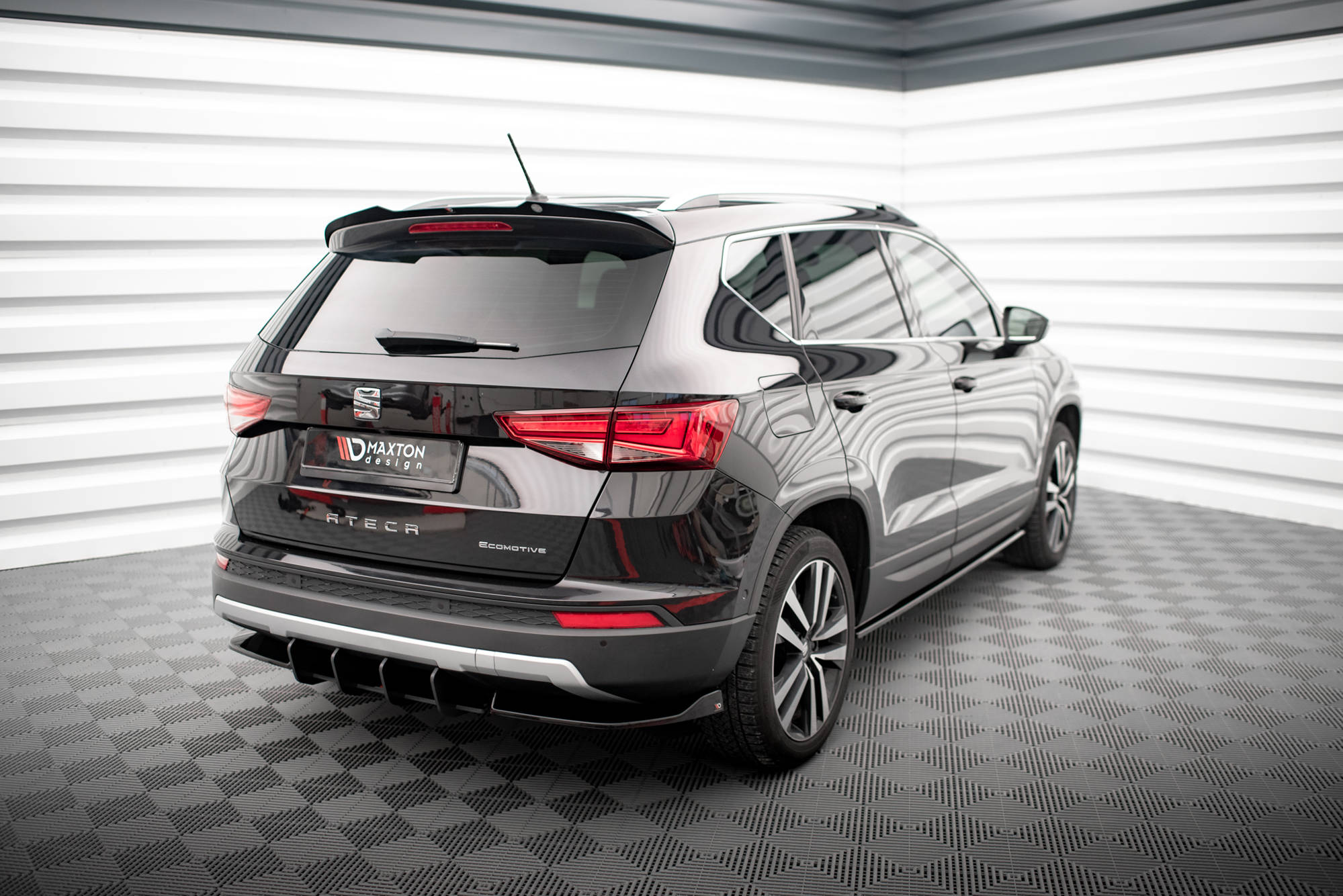 Street Pro Heckschürze Heck Ansatz Diffusor passend für Seat Ateca Mk1 schwarz-rot
