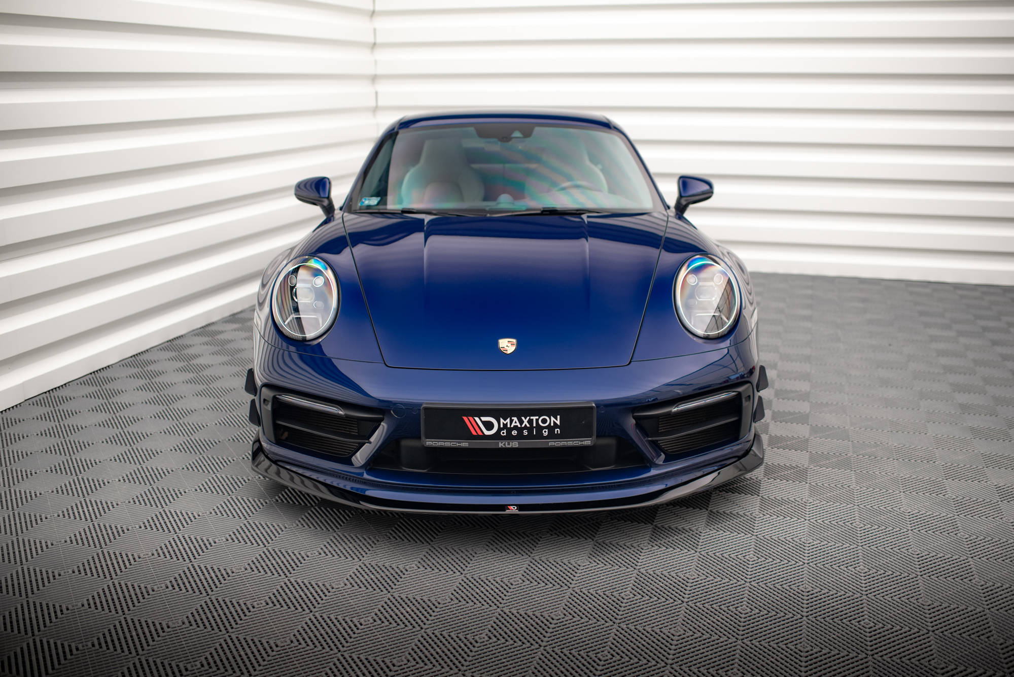 Street+ Spoilerlippe Front Ansatz V.2 passend für Porsche 911 Carrera Aero / Carrera GTS 992 schwarz Hochglanz