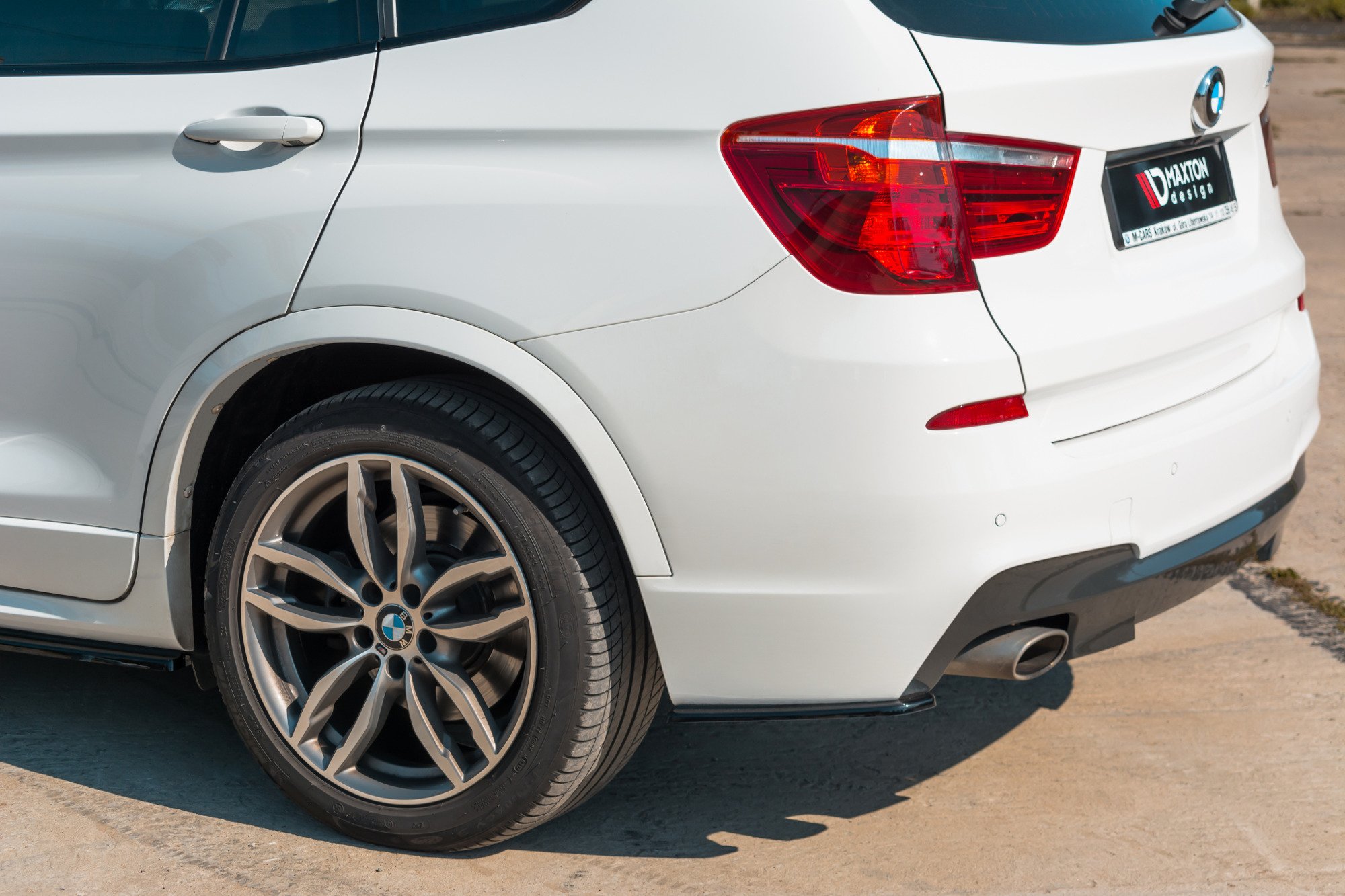Heck Ansatz Flaps Diffusor für BMW X3 F25 M-Paket Facelift Carbon Look
