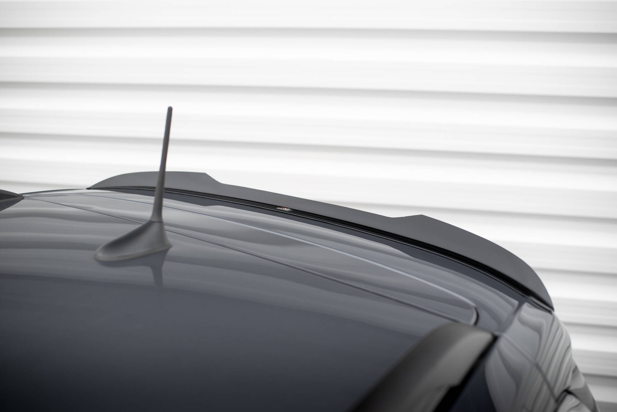 Heck Spoiler Aufsatz Abrisskante passend für Jeep Compass Limited Mk2 FL schwarz Hochglanz