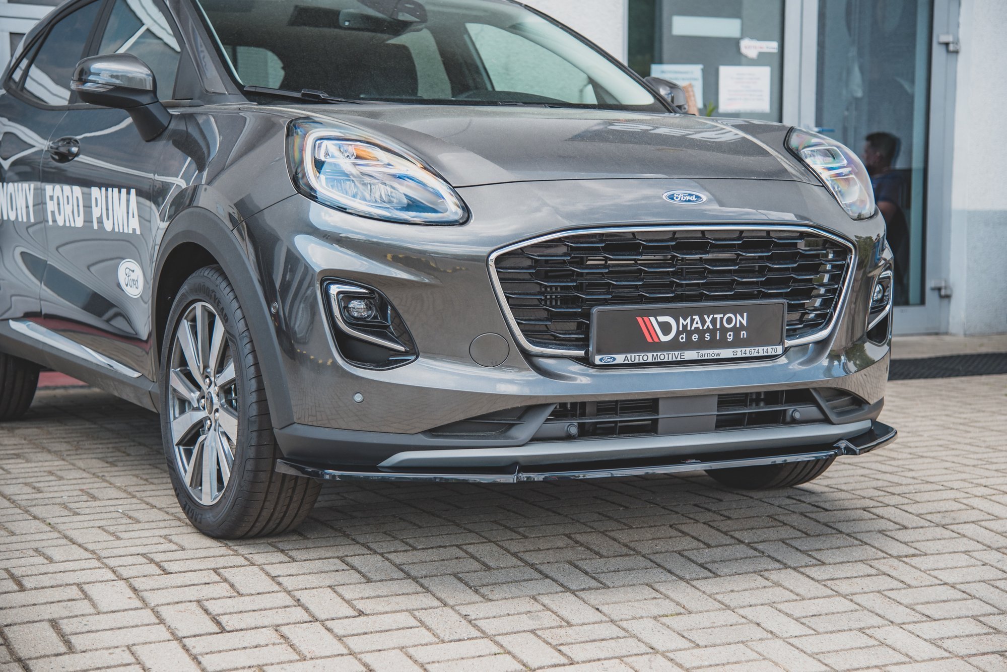 Front Ansatz für Ford Puma Mk1 schwarz Hochglanz
