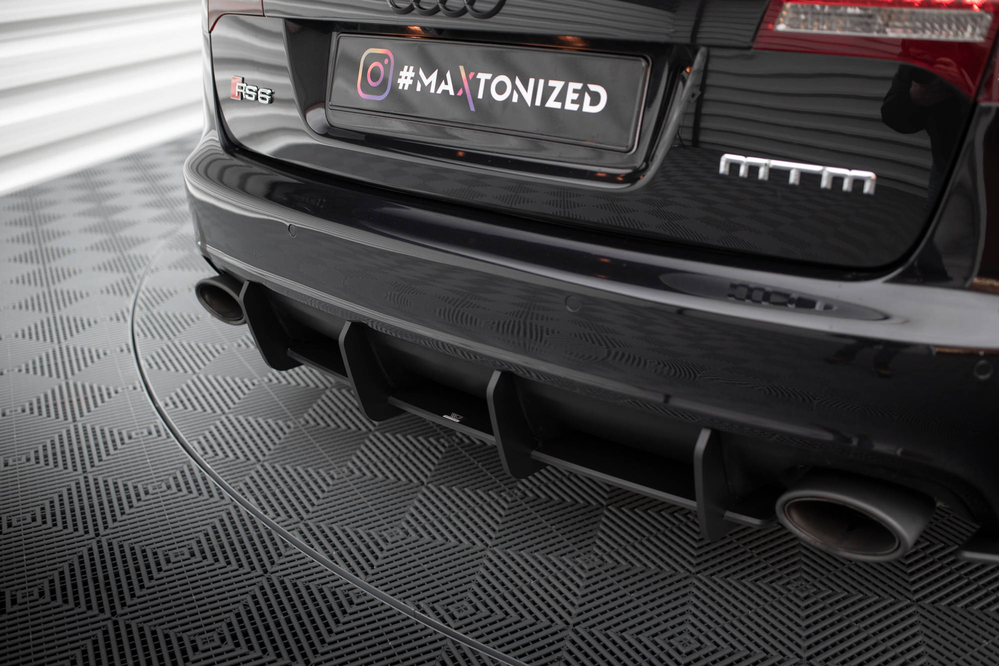 Street Pro Heckschürze Heck Ansatz Diffusor passend für Audi RS6 Avant C6 schwarz-rot