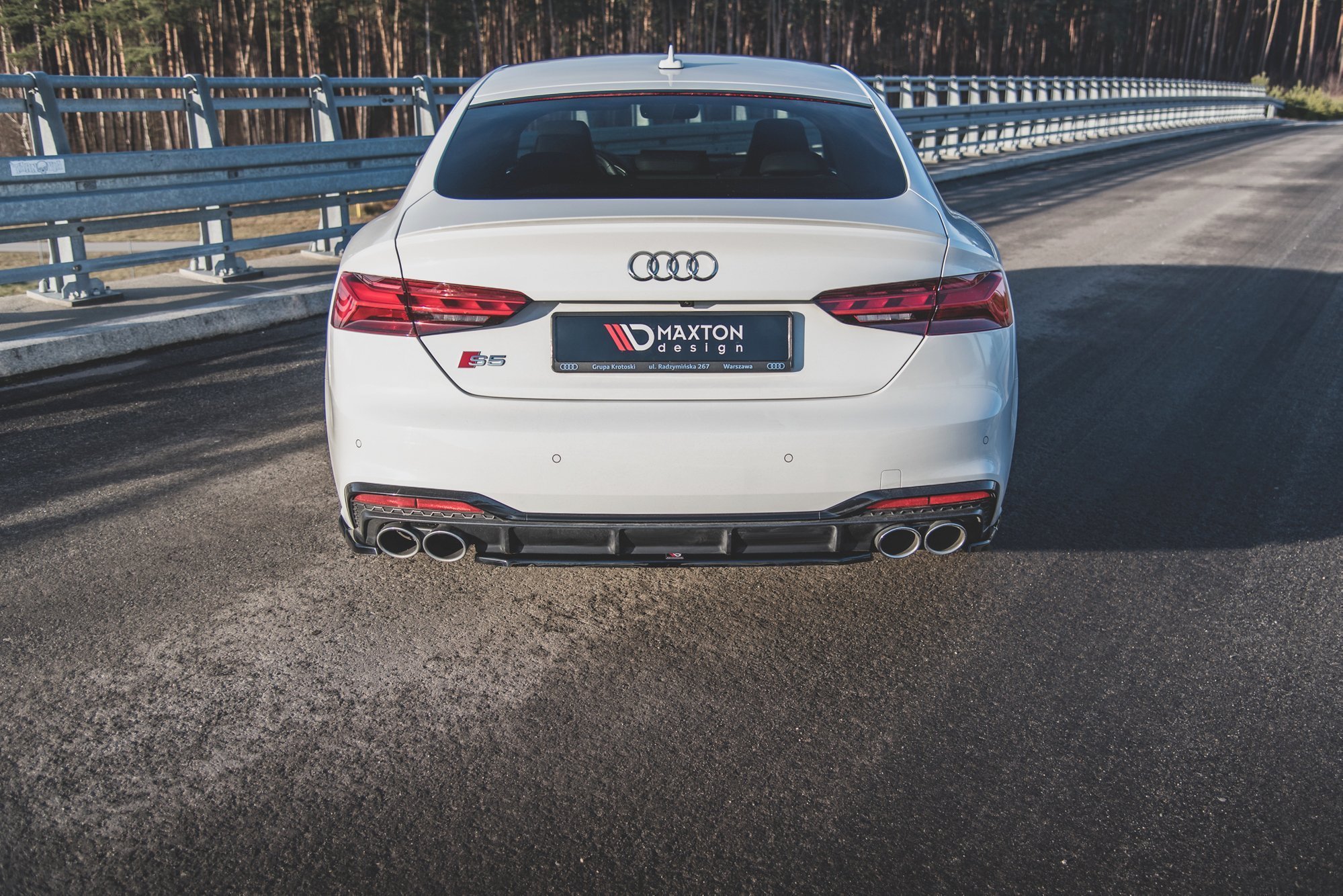 Street+ Mittlerer Diffusor Heck Ansatz RACE passend für Audi S5 Sportback / Coupe F5 FLt schwarz matt