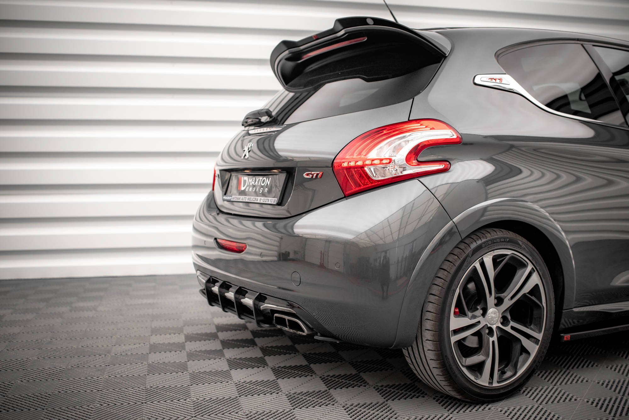 Street Pro Heckschürze Heck Ansatz Diffusor passend für Peugeot 208 GTi Mk1 schwarz-rot