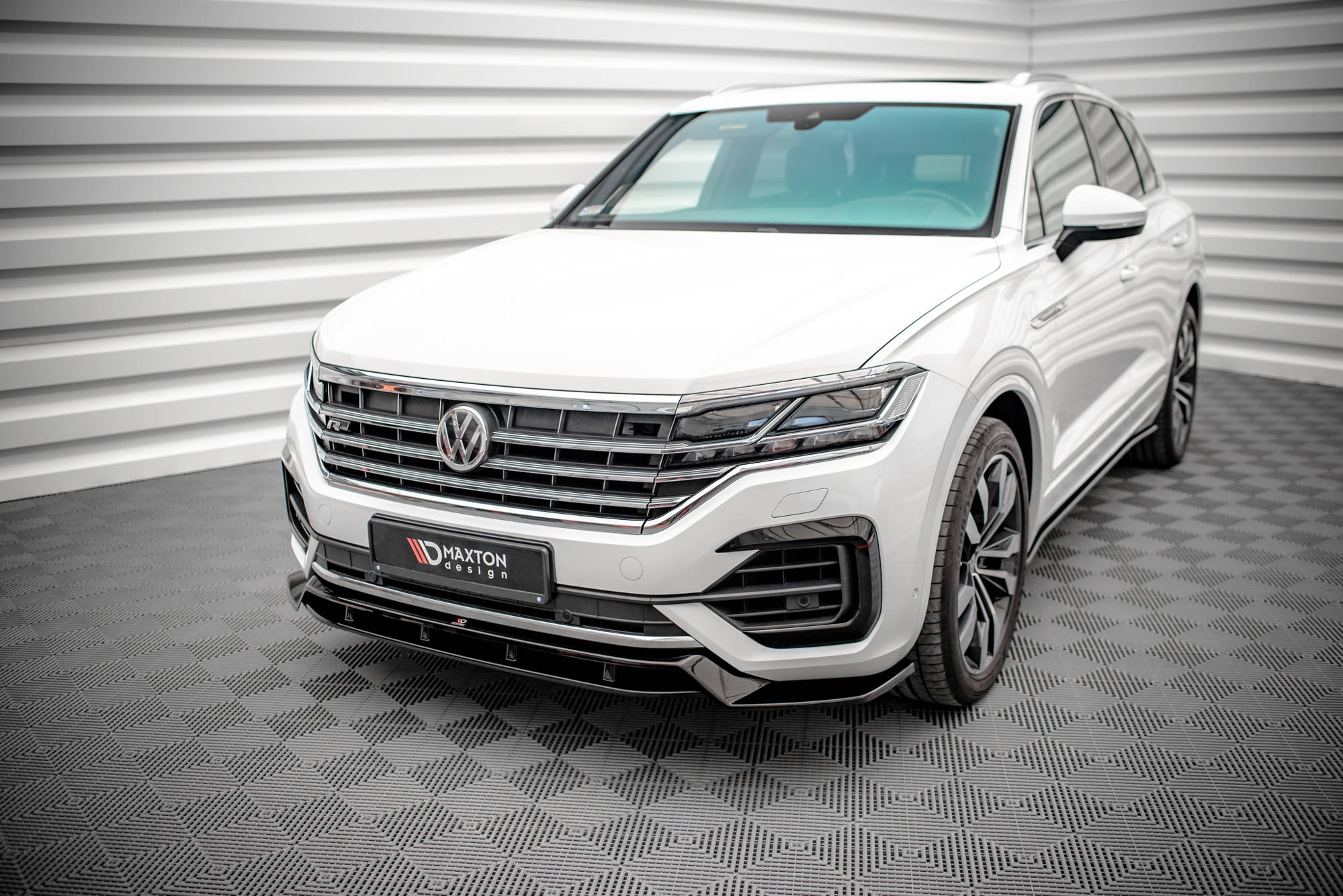 Street+ Spoilerlippe Front Ansatz passend für VW Touareg R-Line Mk3 schwarz Hochglanz
