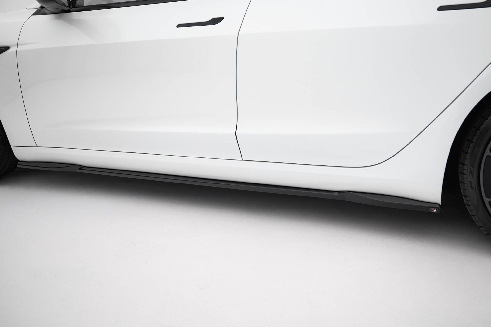 Seitenschweller Ansatz Paar V.2 passend für Tesla Model 3 Performance Mk1 FL schwarz Hochglanz