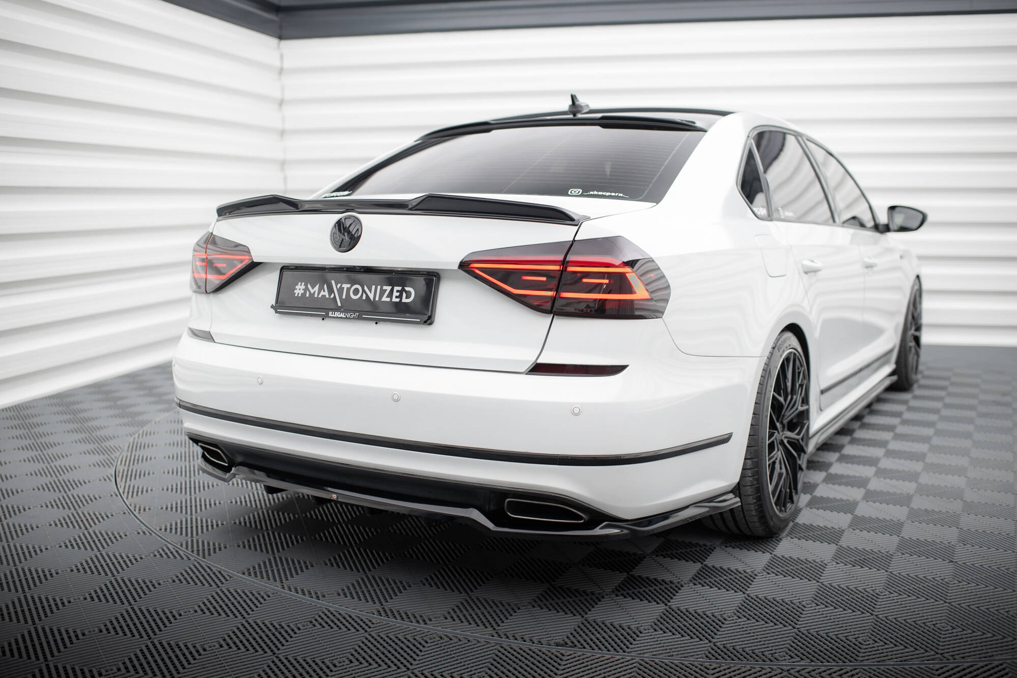 Heck Spoiler Aufsatz Abrisskante 3D passend für VW Passat GT B8 FL USA schwarz Hochglanz