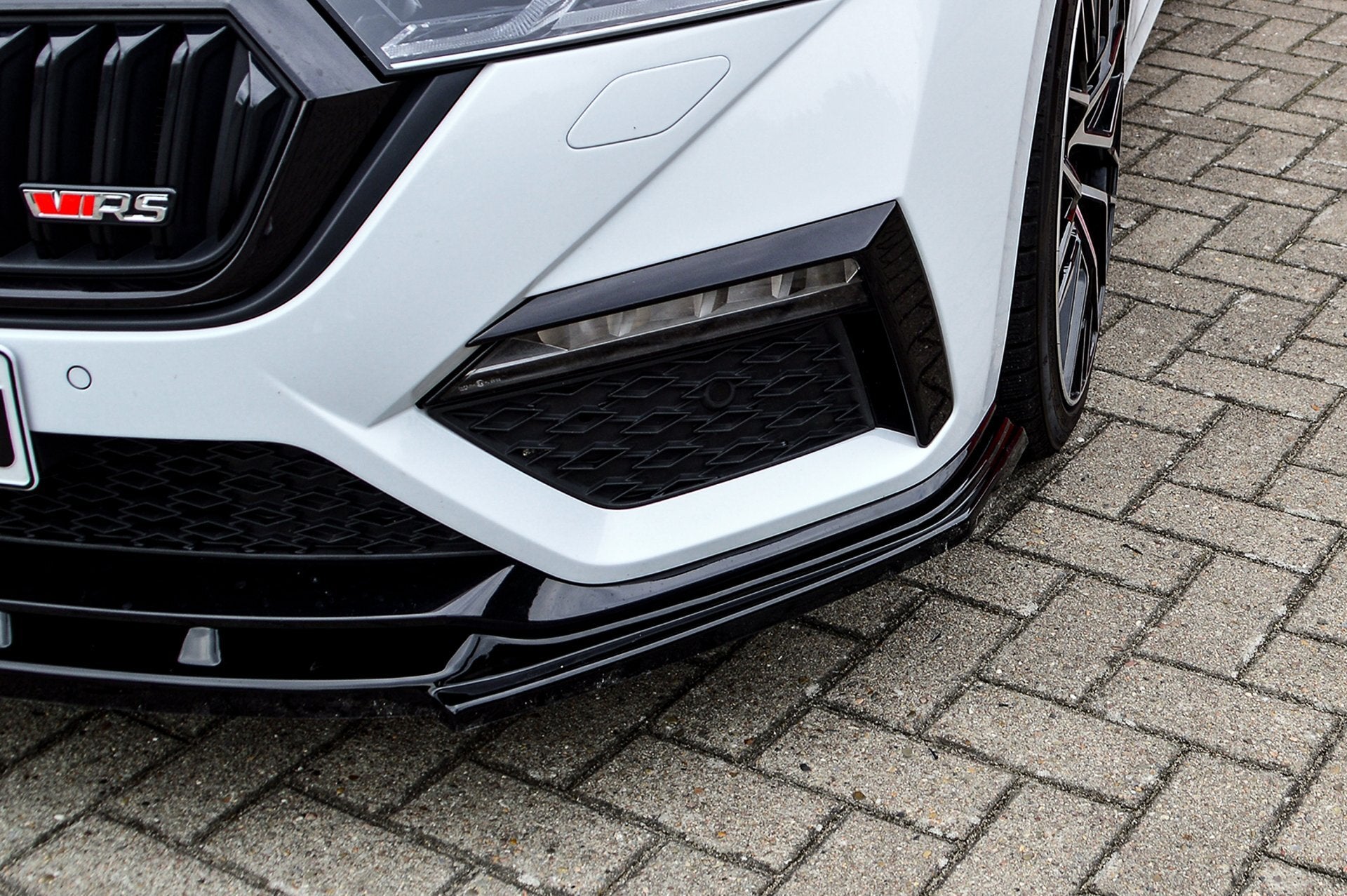 Cup Frontspoilerlippe für Skoda Octavia RS NX ab Bj.2020- Carbon Optik