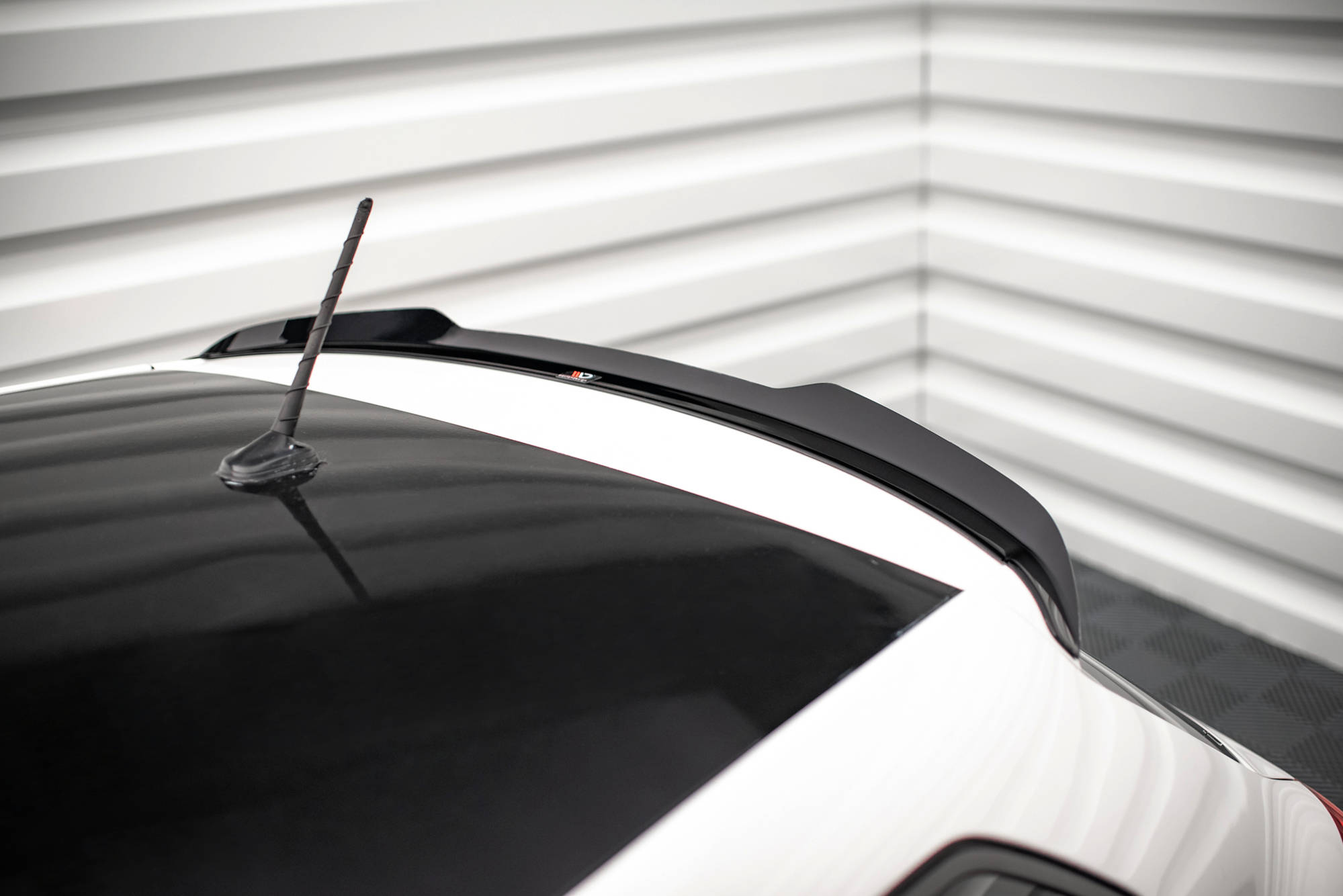Heck Spoiler Aufsatz Abrisskante passend für Seat Ibiza FR/ Standard Mk5 schwarz Hochglanz