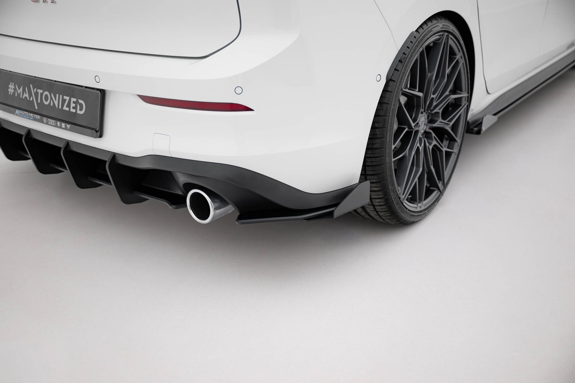 Street Pro Heck Ansatz Flaps passend für VW Golf 8 GTI rot+ Hochglanz Flaps