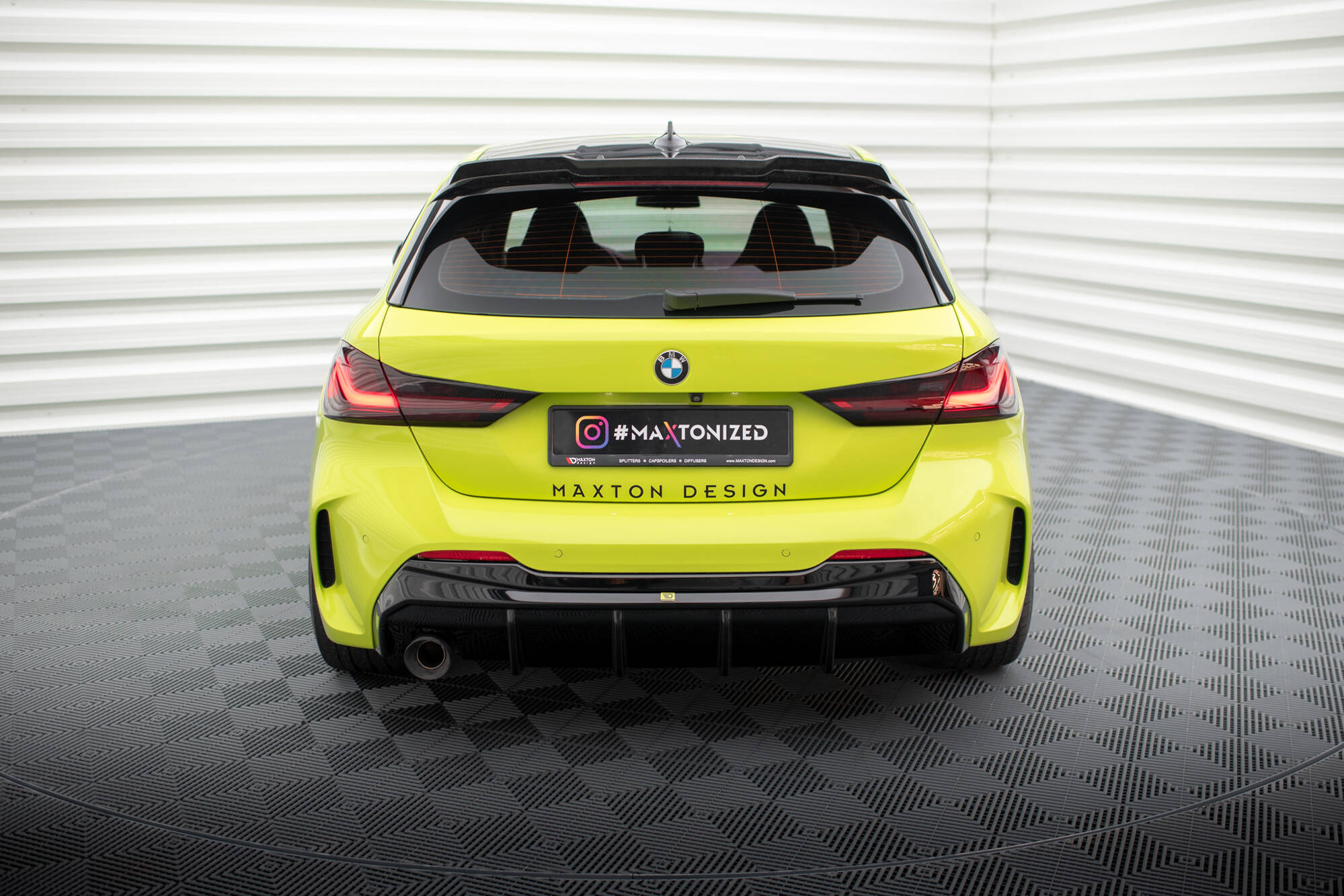 Street+ Heck Ansatz Diffusor V.3 passend für BMW 1er M-Paket / 128ti F40 Einzelauspuff li. schwarz Hochglanz