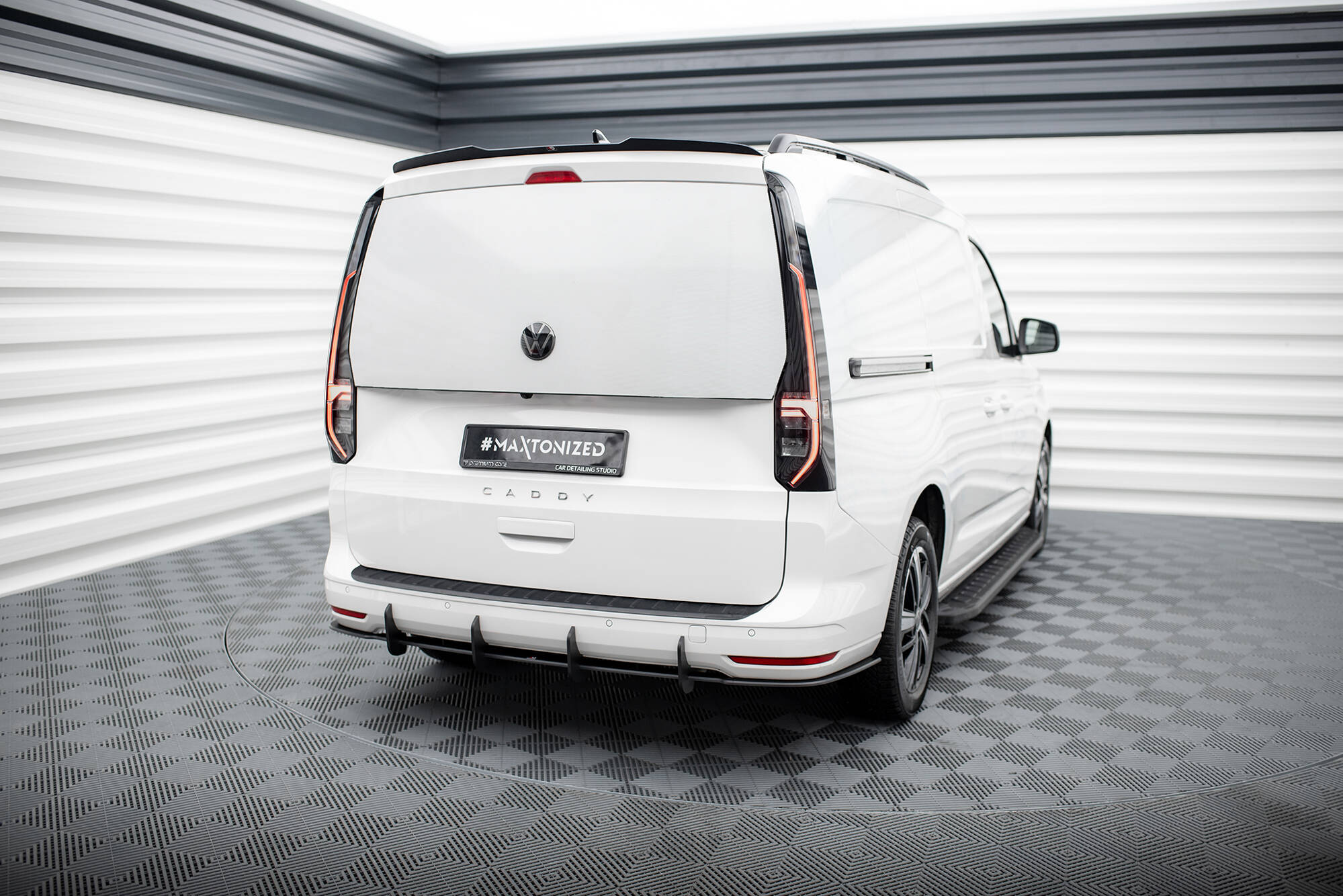 Street Pro Heckschürze Heck Ansatz Diffusor passend für VW Caddy Maxi Mk5 rot