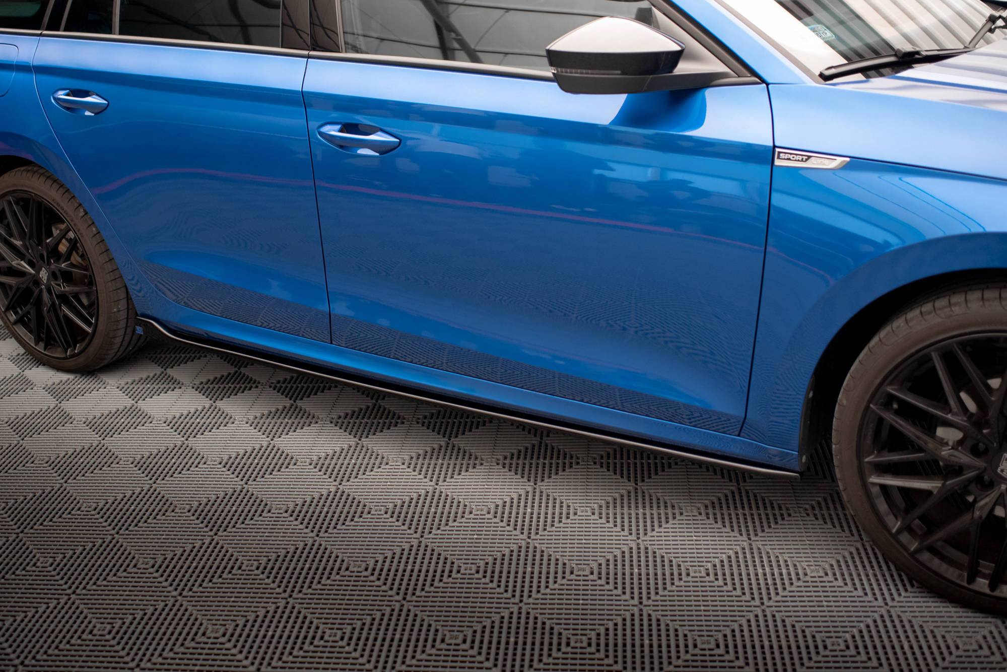 Seitenschweller Ansatz für V.1 für Skoda Octavia Mk4 schwarz Hochglanz