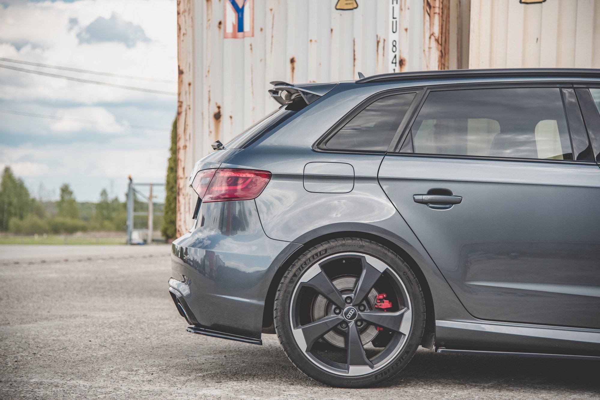 Heck Ansatz Flaps Diffusor V.1 für Audi RS3 8V Sportback schwarz Hochglanz