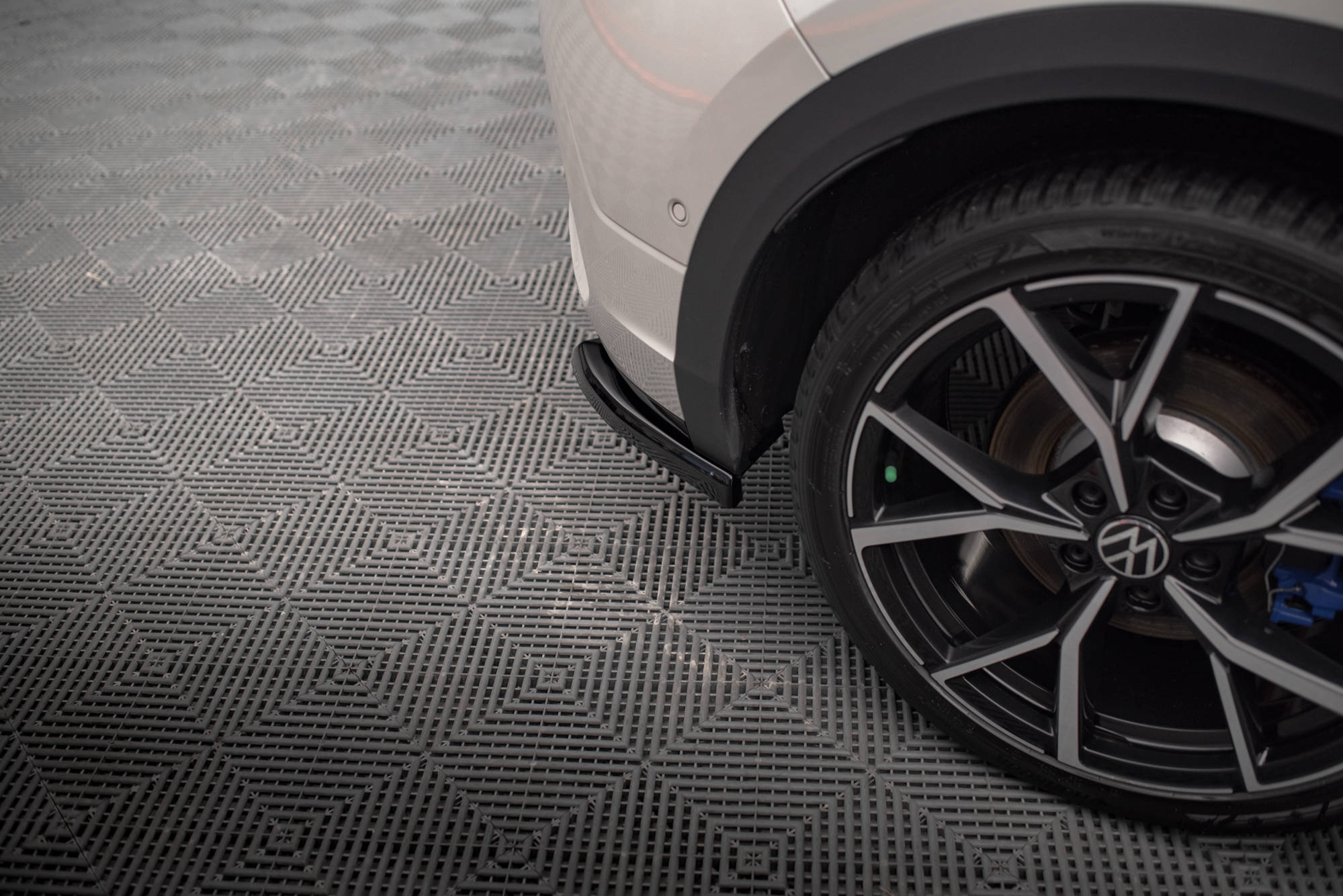Street+ Heck Ansatz Flaps passend für VW T-Roc R / R-Line Mk1 FL schwarz Hochglanz