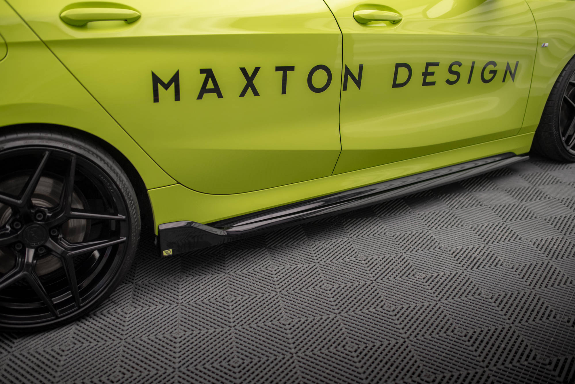 Street+ Seitenschweller Leisten V.5 passend für BMW 1er M-Paket/ M135i / 128ti F40 schwarz Hochglanz
