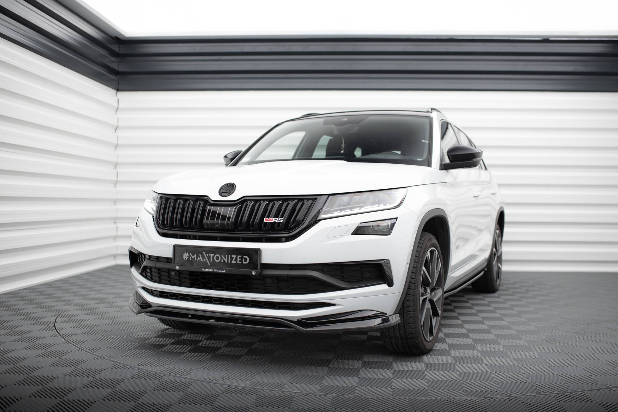 Front Ansatz für Skoda Kodiaq Mk1 Sportline/RS schwarz Hochglanz